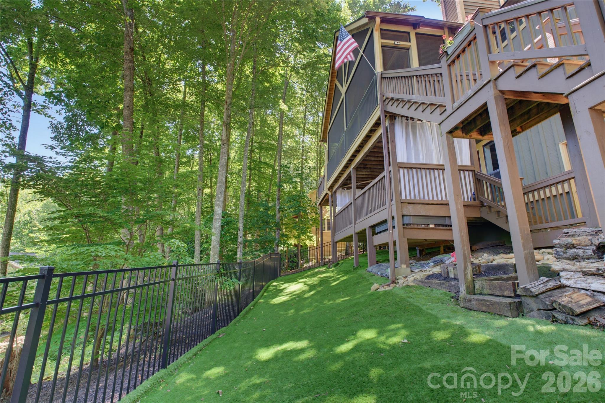 325 Hedgewood Drive Property Photo 39