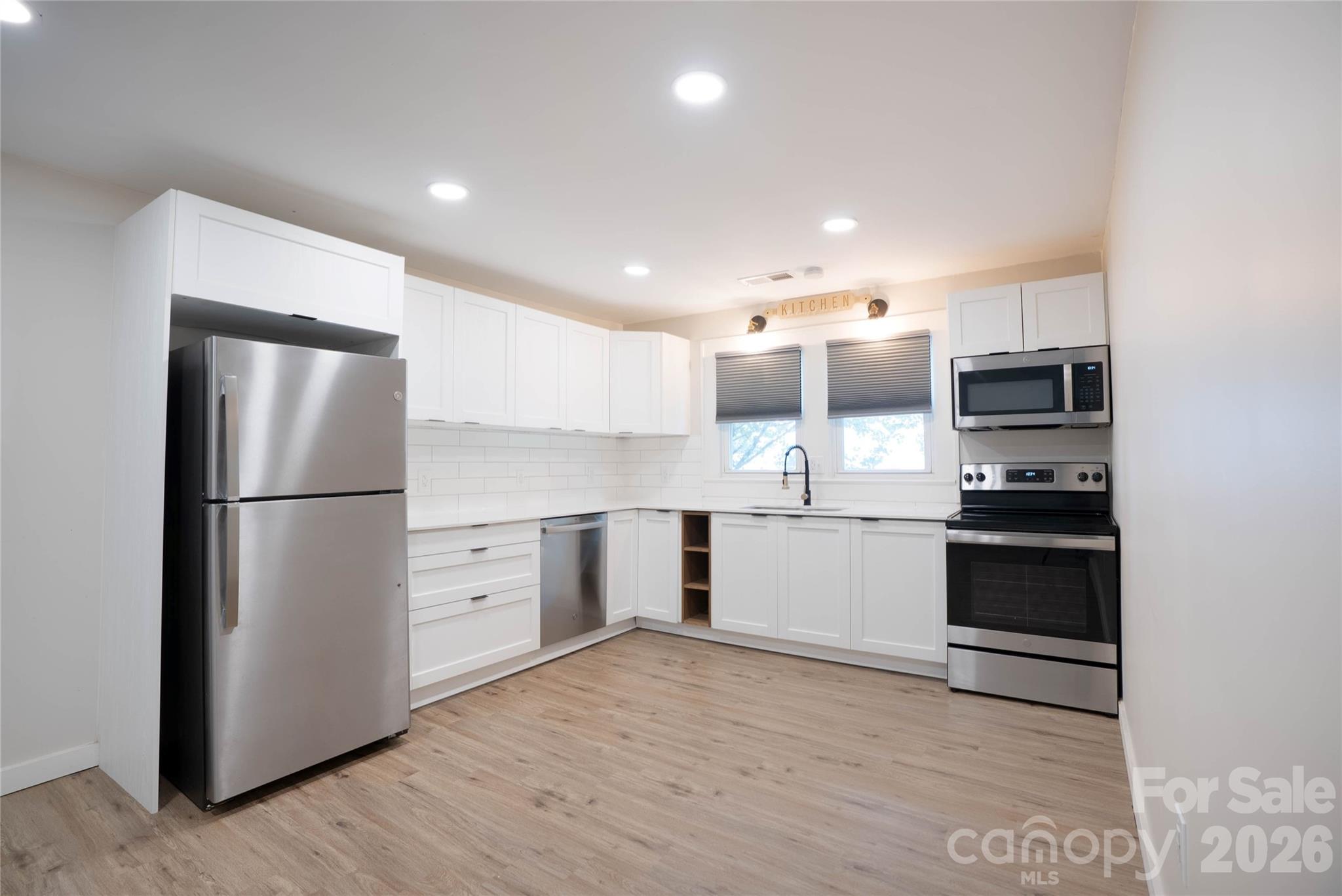 512 Florence Avenue Property Photo 4