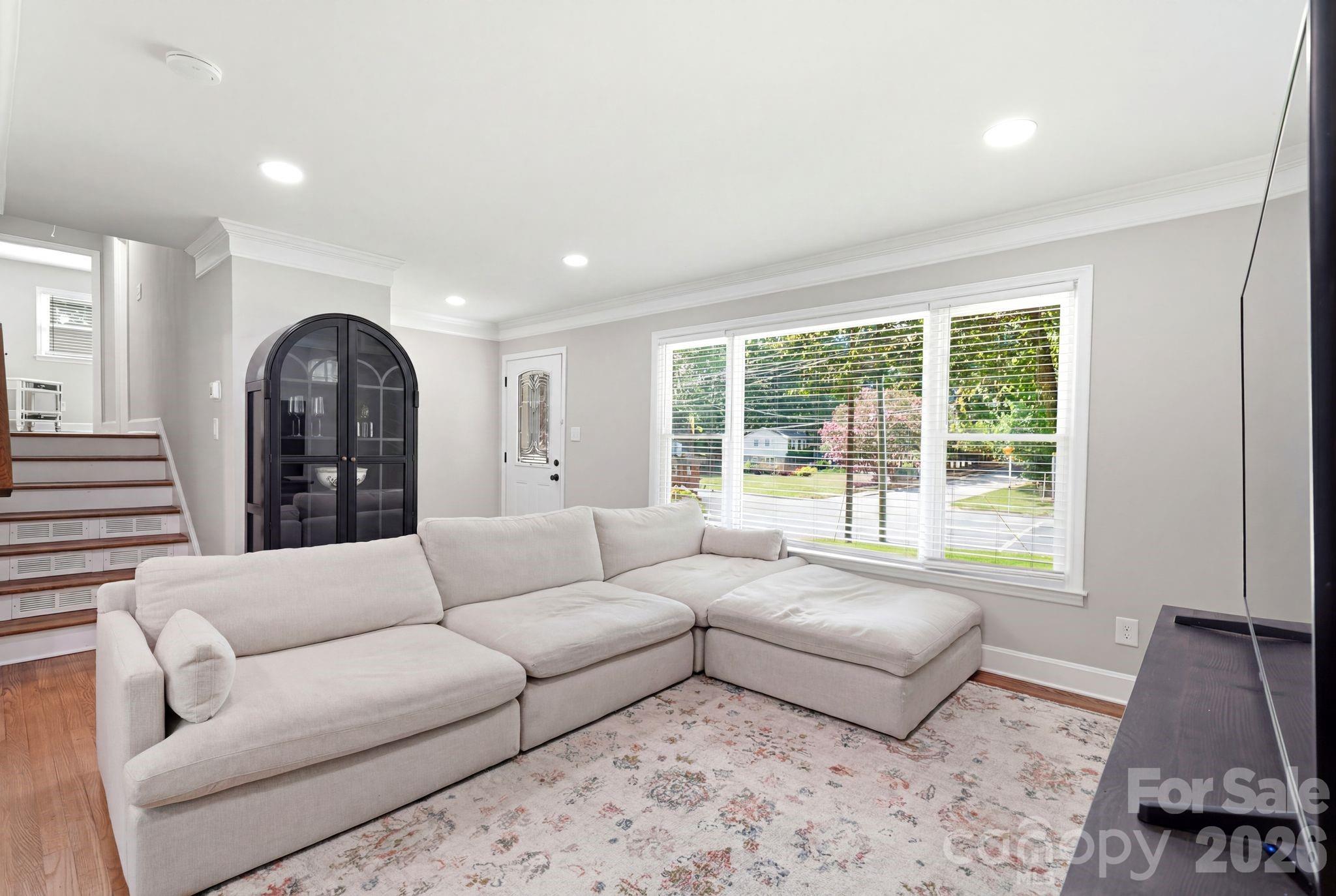 7552 Idlewild Road Property Photo 4