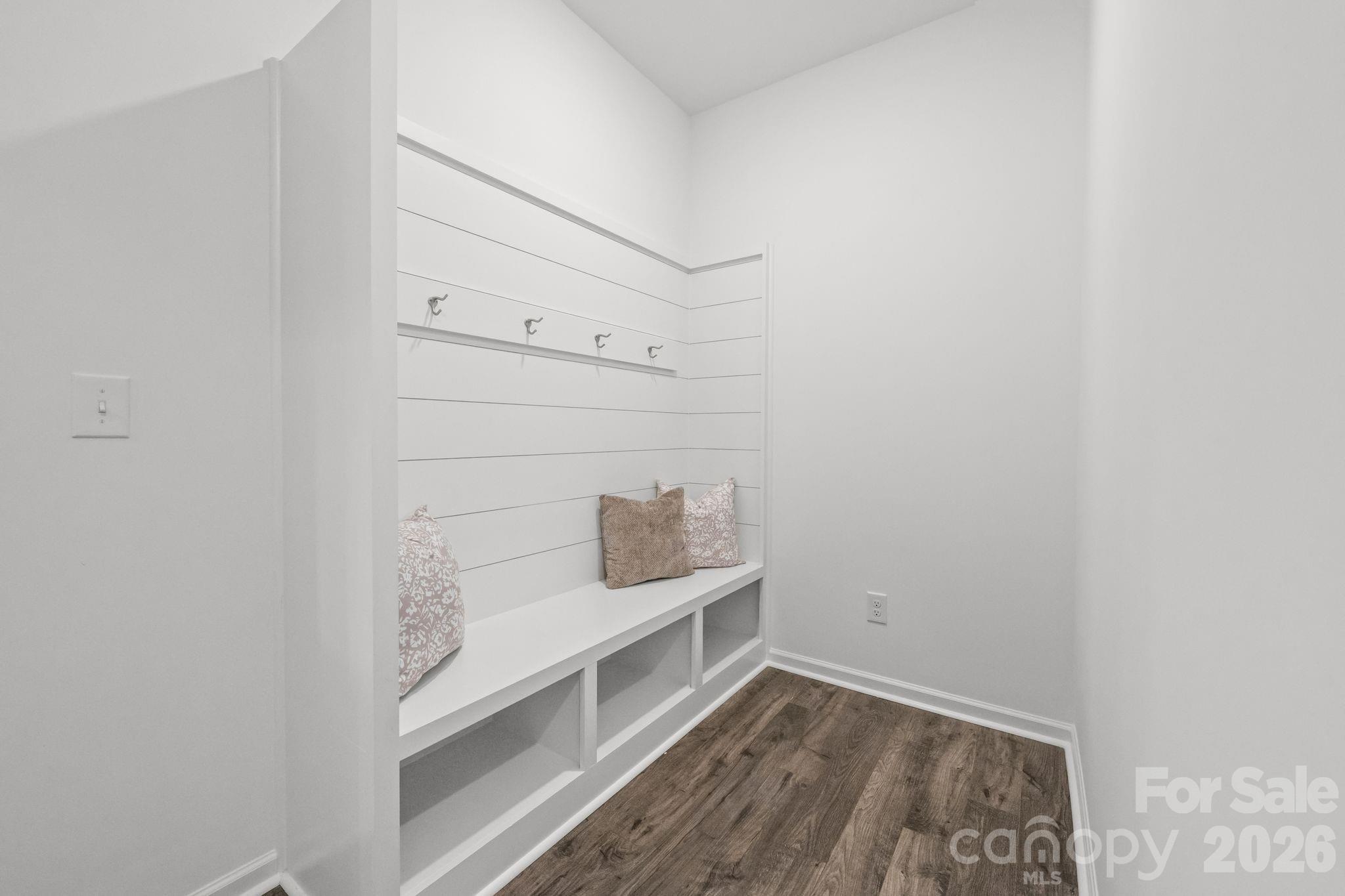 227 Redondo Drive Property Photo 15