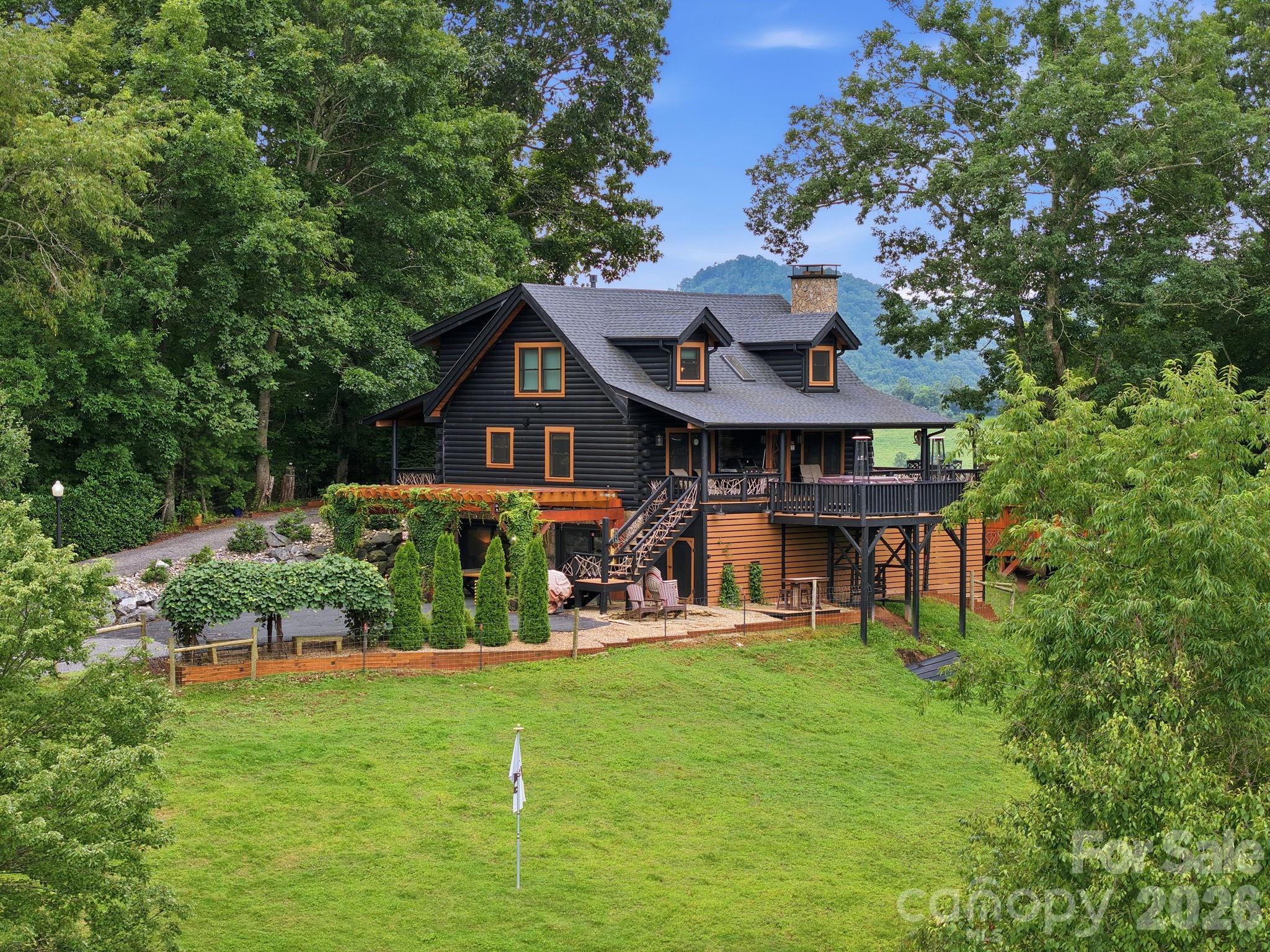206 Hamlet Drive Property Photo 1