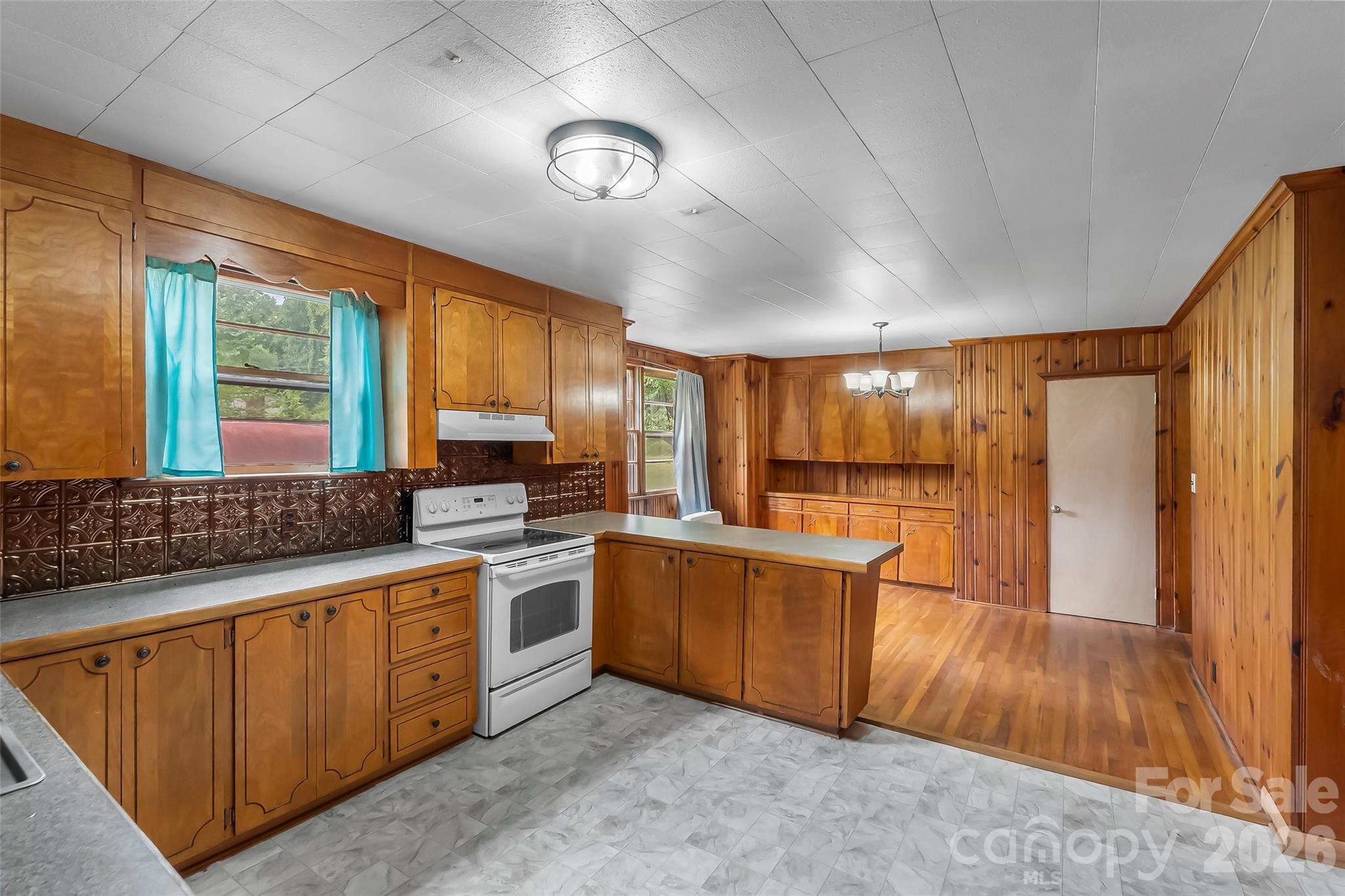 194 Virginia Drive Property Photo 8