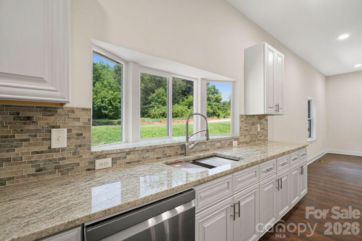 1820 N Hewitt Avenue Property Photo 6