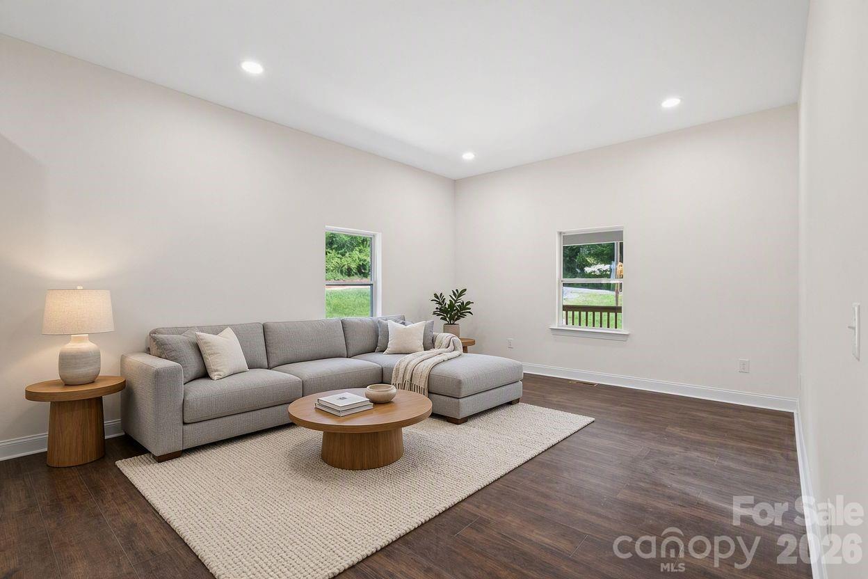 1820 N Hewitt Avenue Property Photo 8
