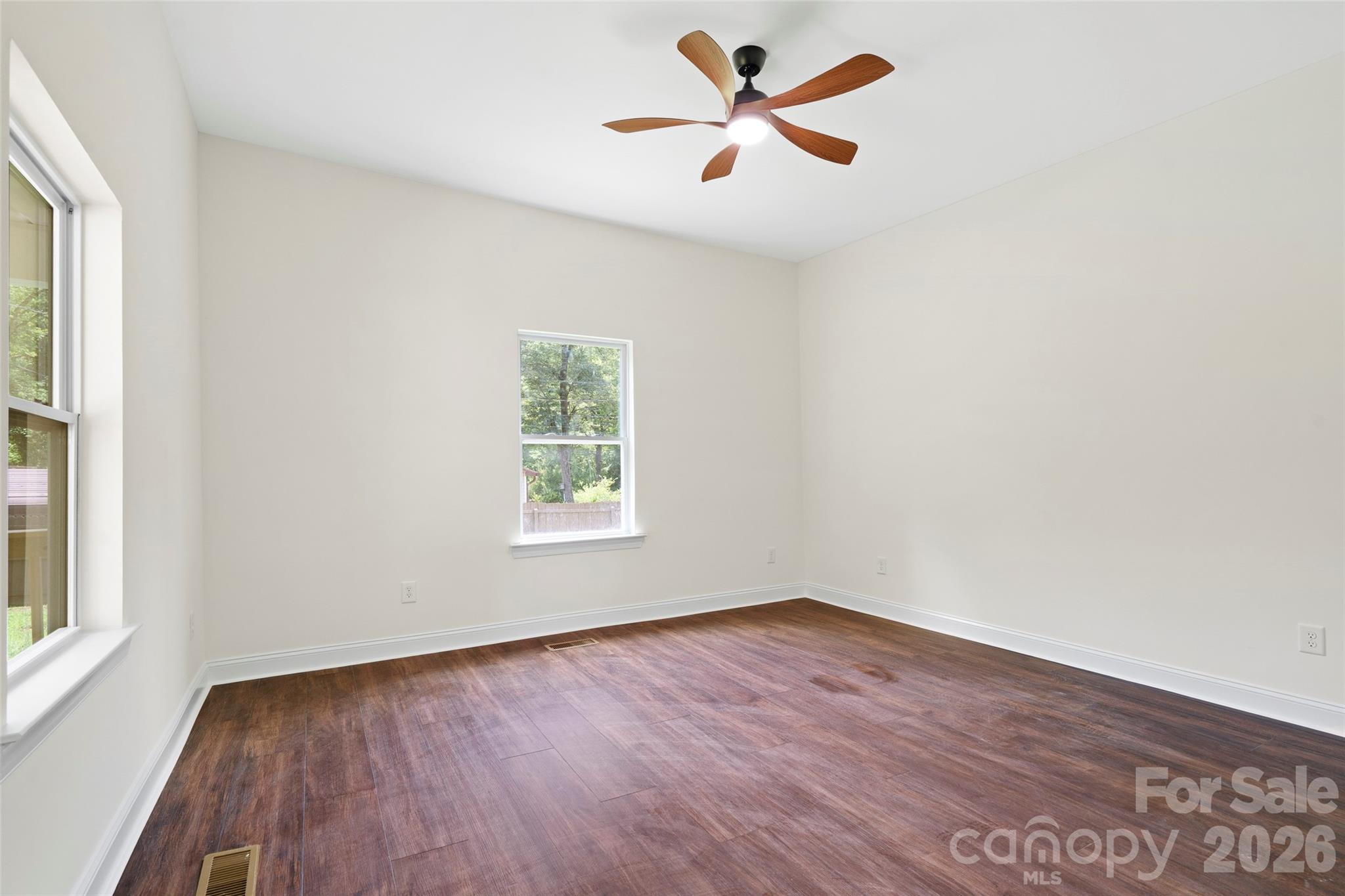 1820 N Hewitt Avenue Property Photo 10