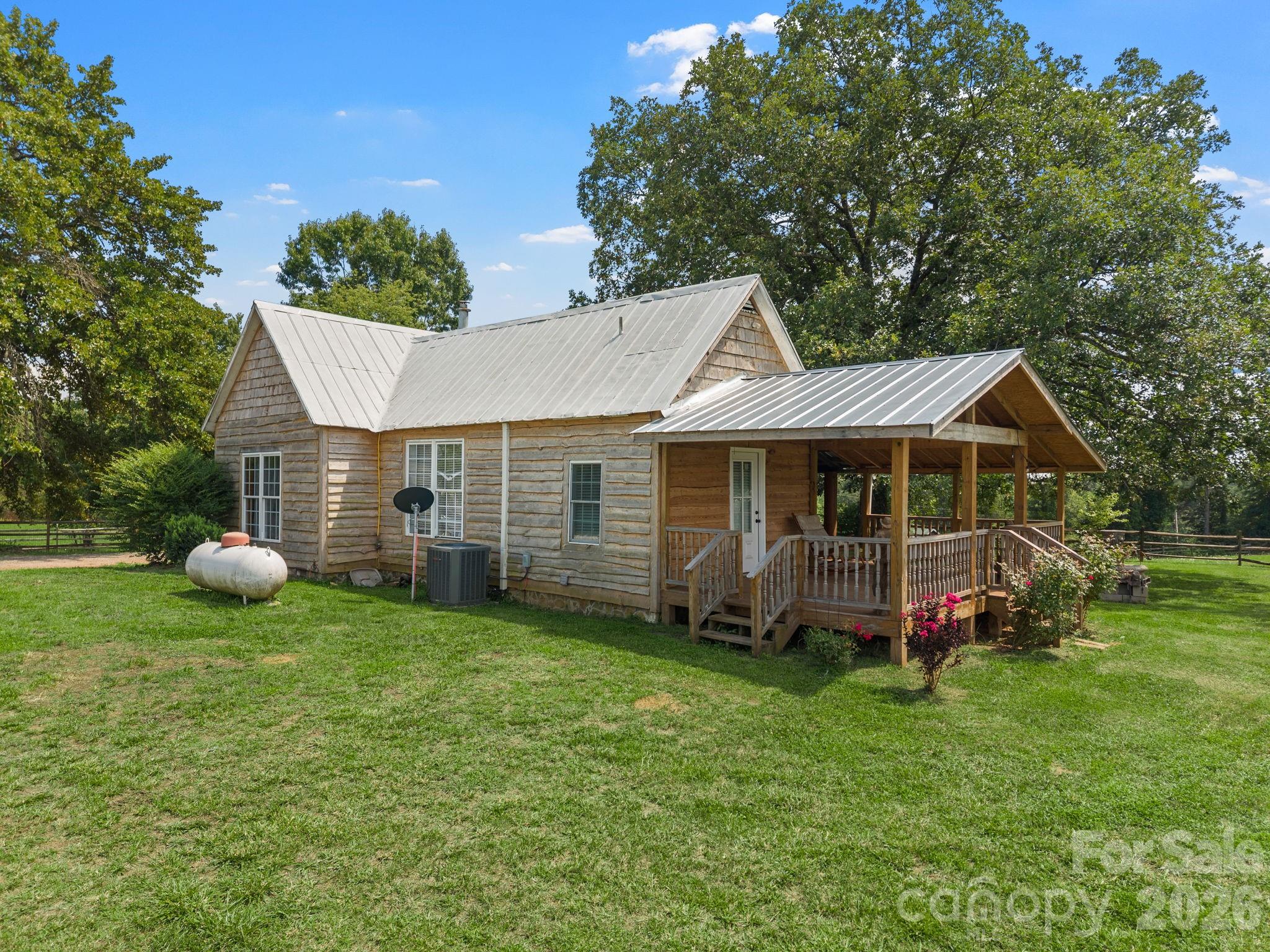 232 Blue Mountain Lane Property Photo 3