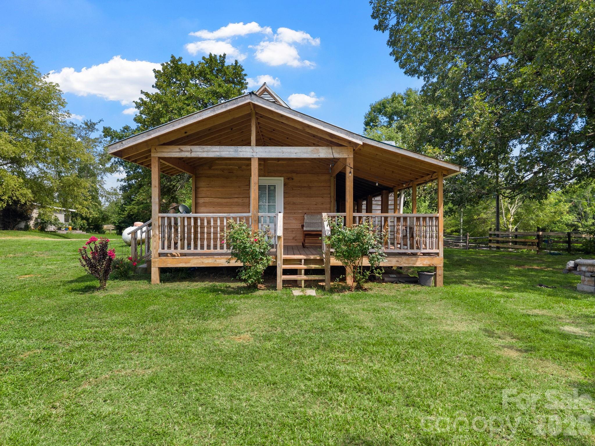 232 Blue Mountain Lane Property Photo 5