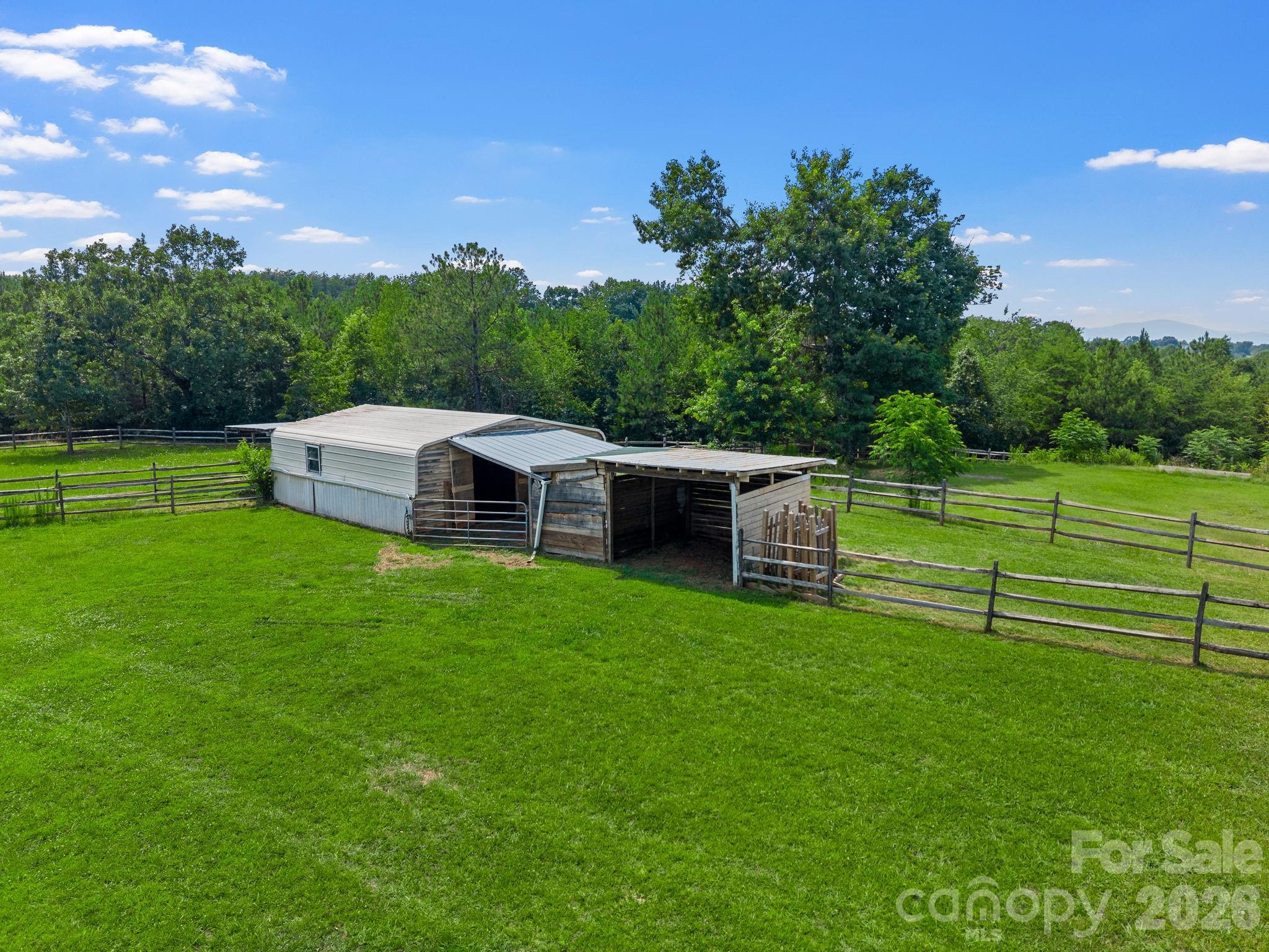 232 Blue Mountain Lane Property Photo 18