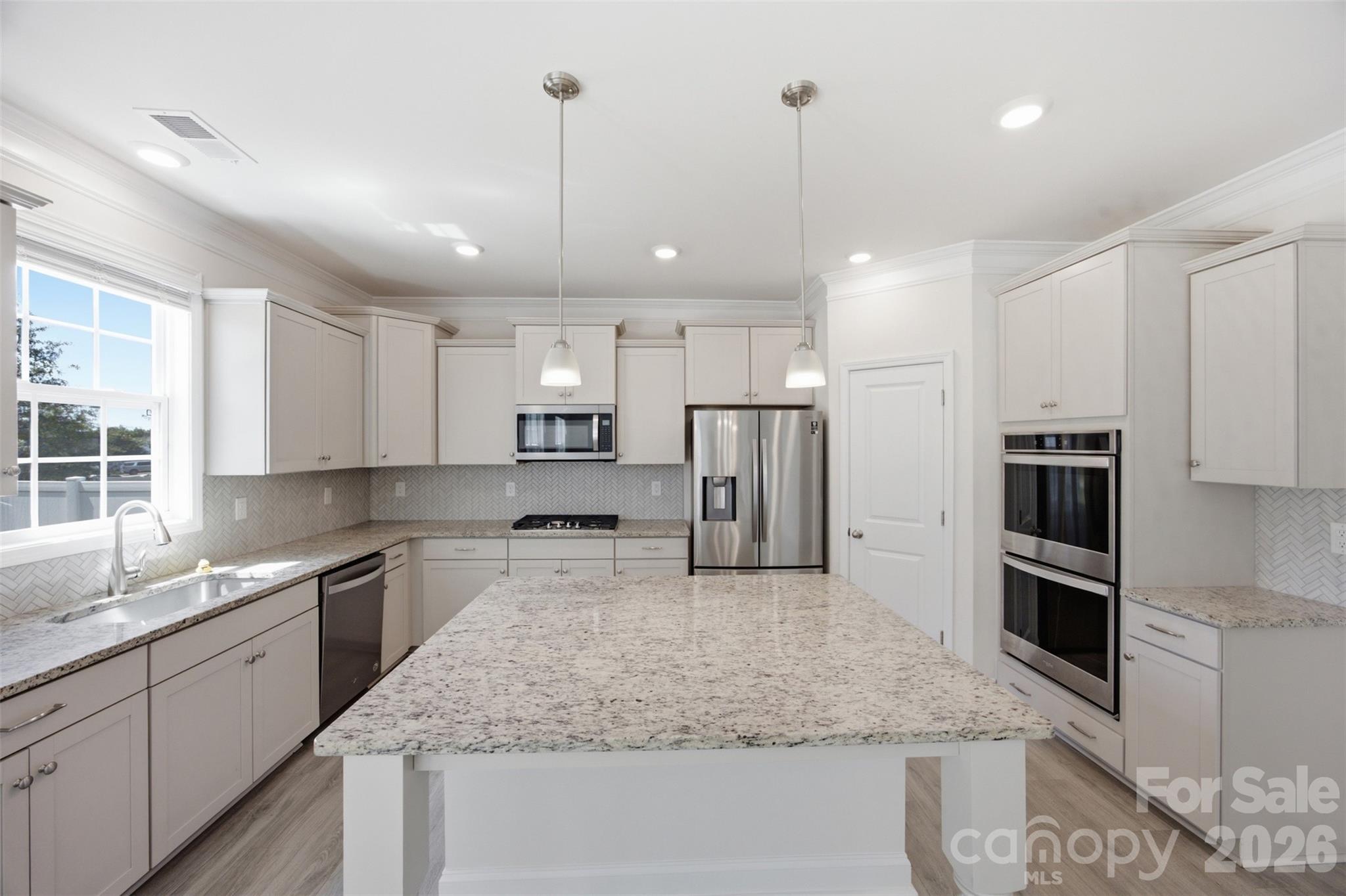 1410 Emma Lane Property Photo 8
