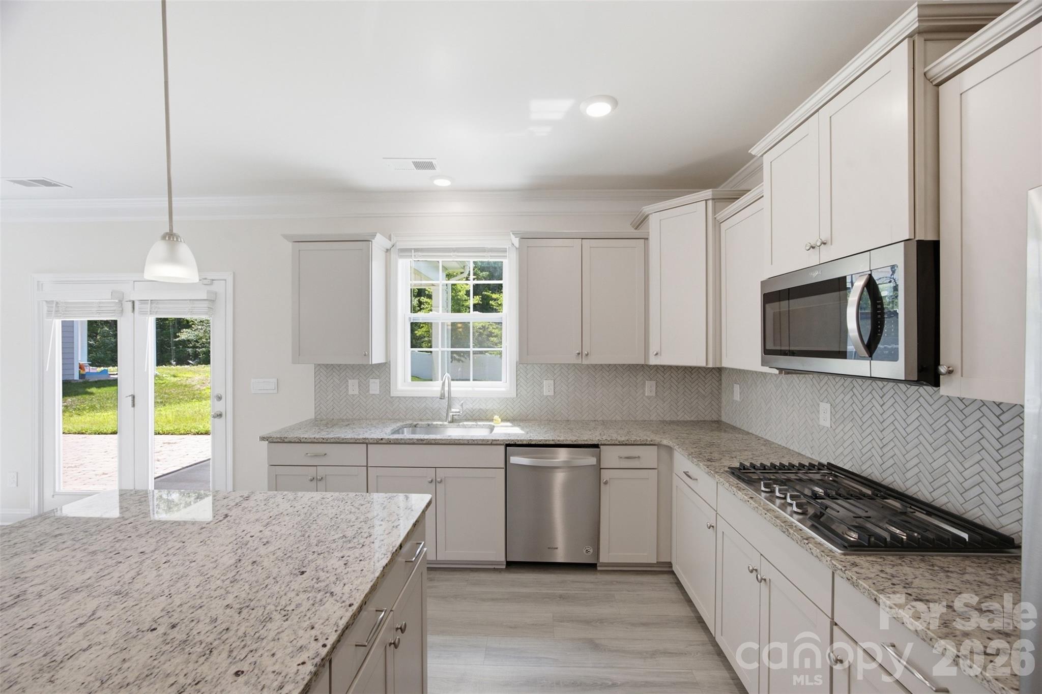 1410 Emma Lane Property Photo 9