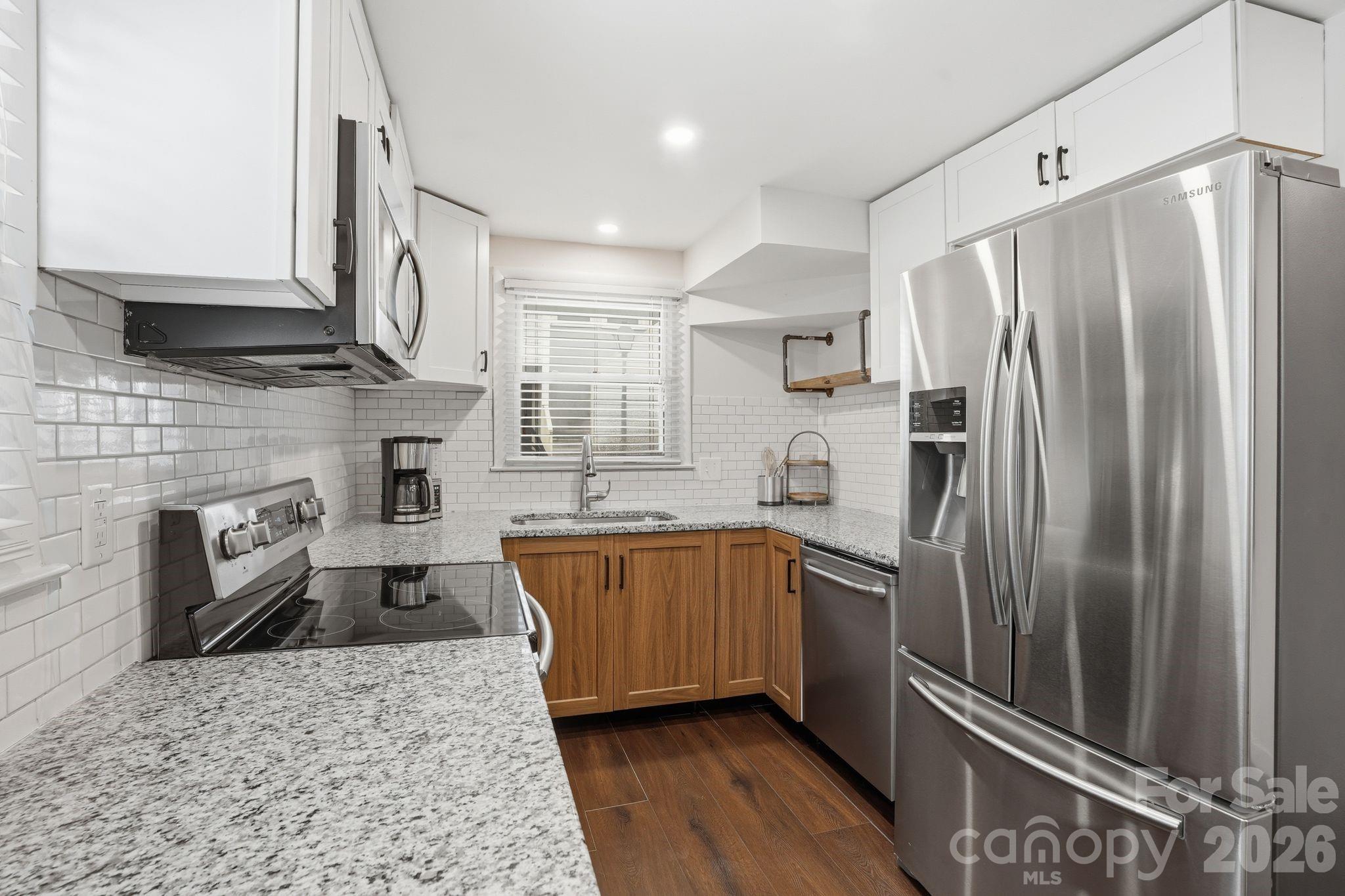 721 N Poplar Street 1 Property Photo 1