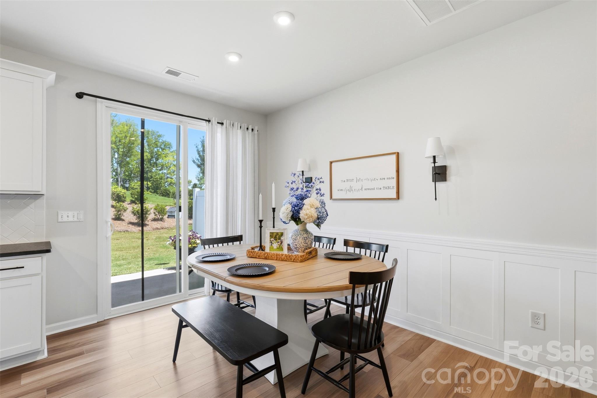 2037 Howell Creek Way Property Photo 16