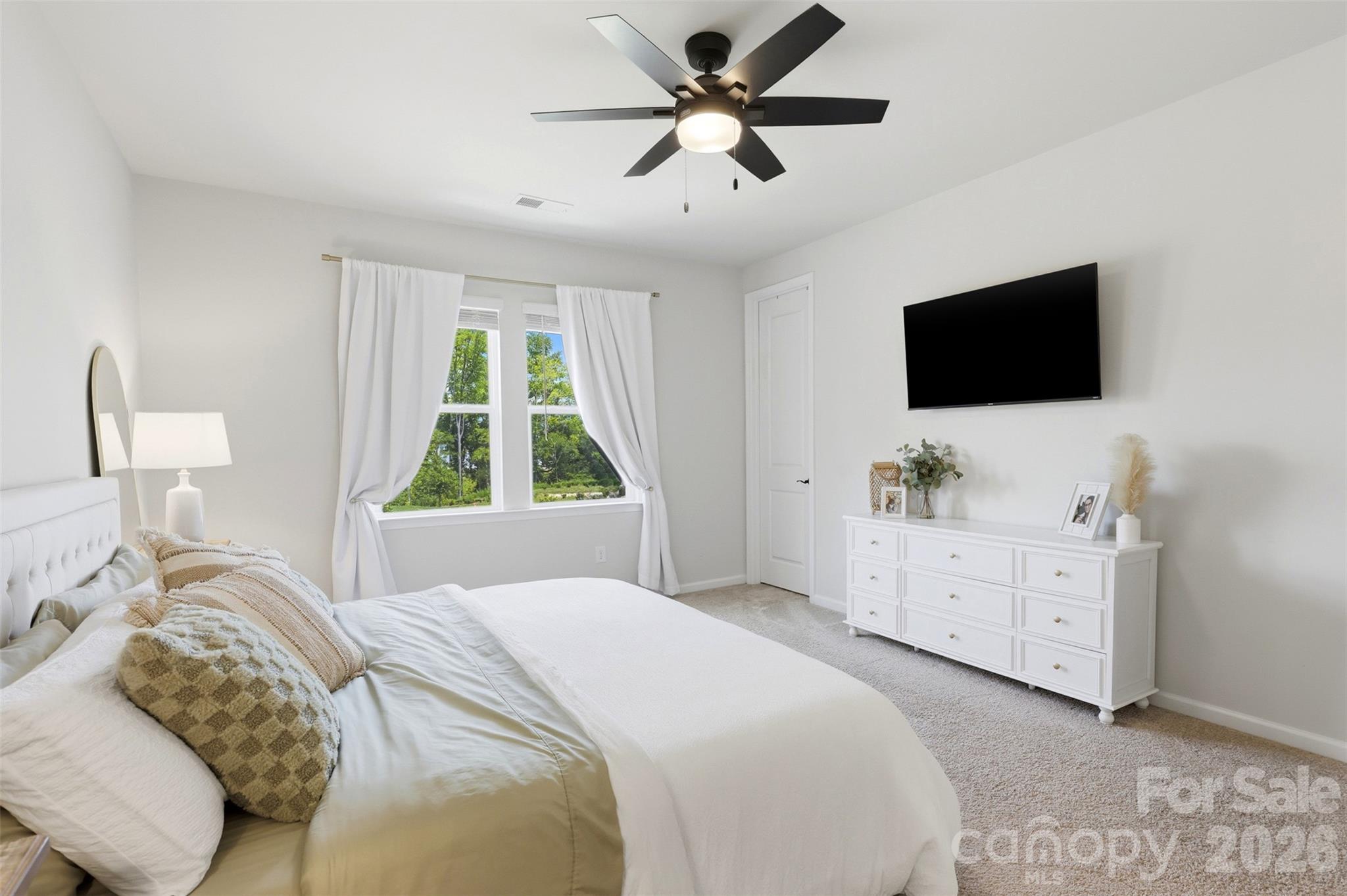 2037 Howell Creek Way Property Photo 22