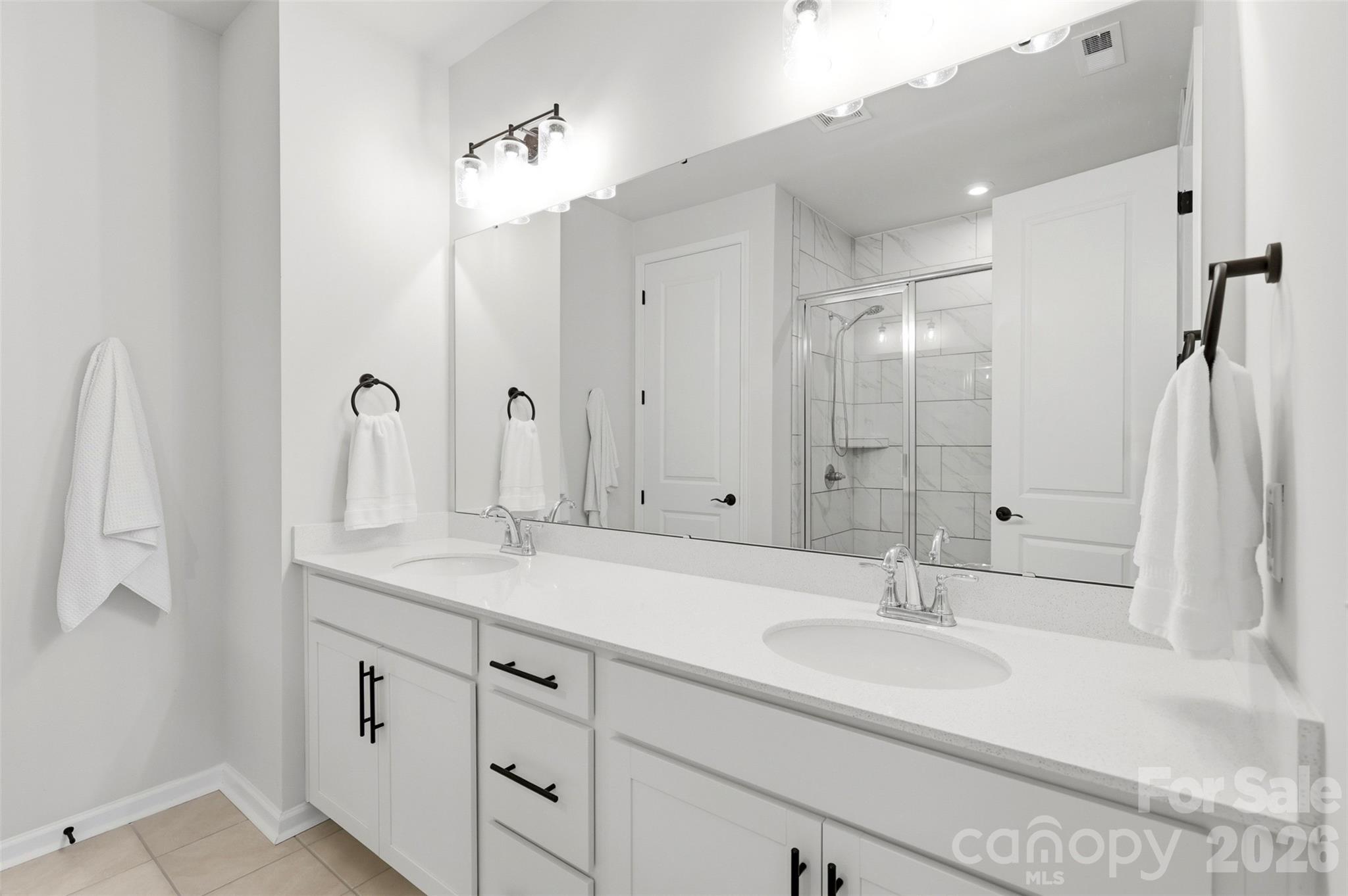 2037 Howell Creek Way Property Photo 23