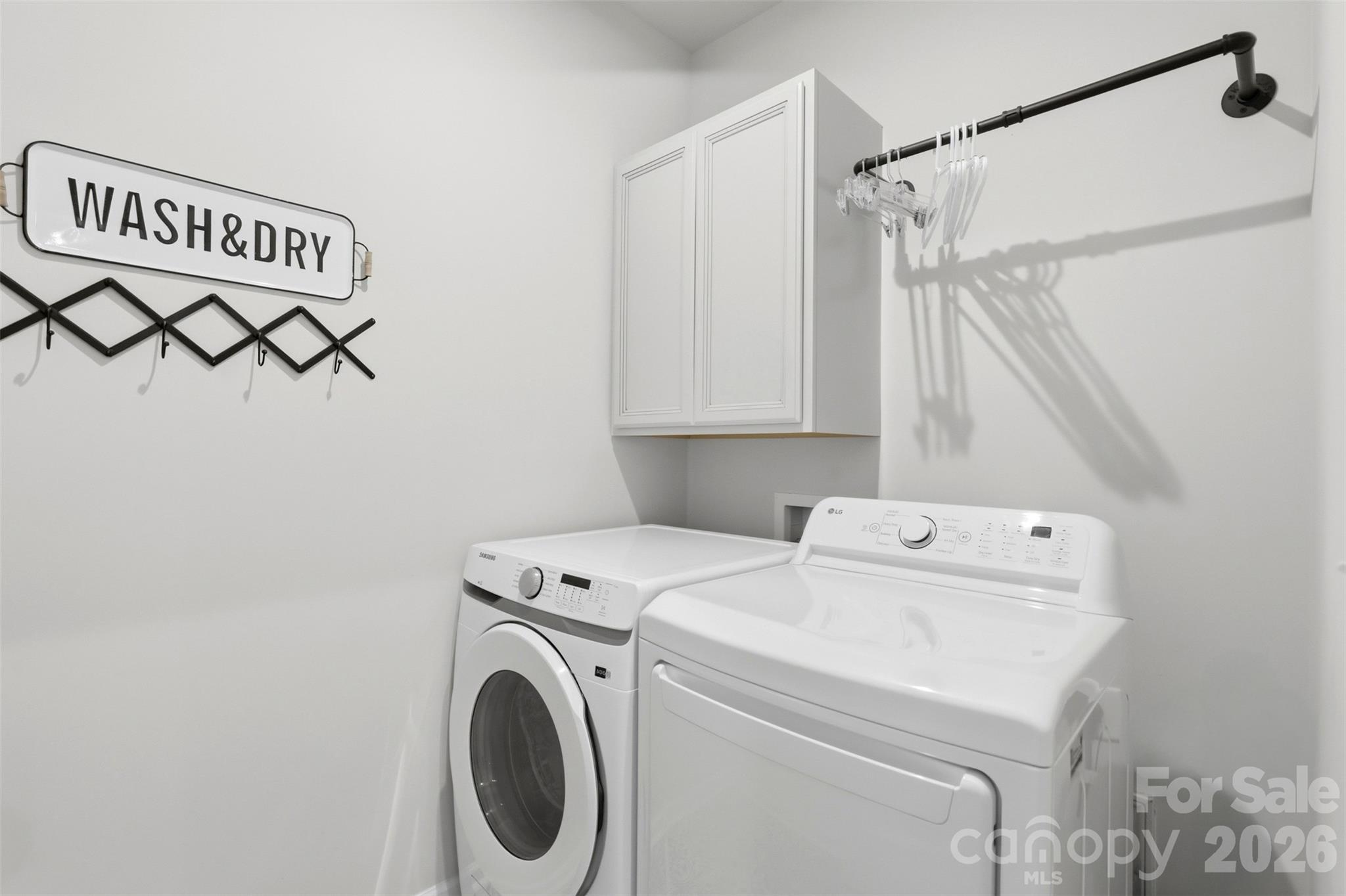 2037 Howell Creek Way Property Photo 29