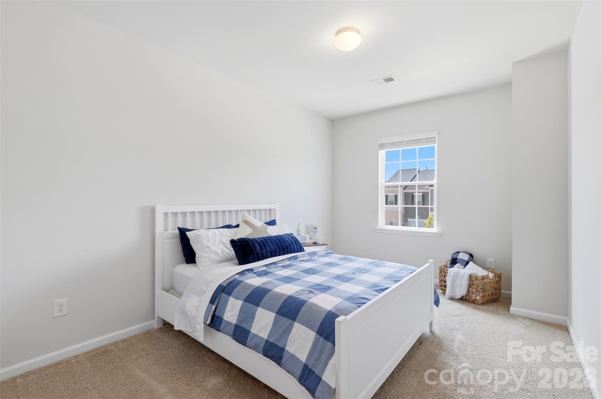 2037 Howell Creek Way Property Photo 32