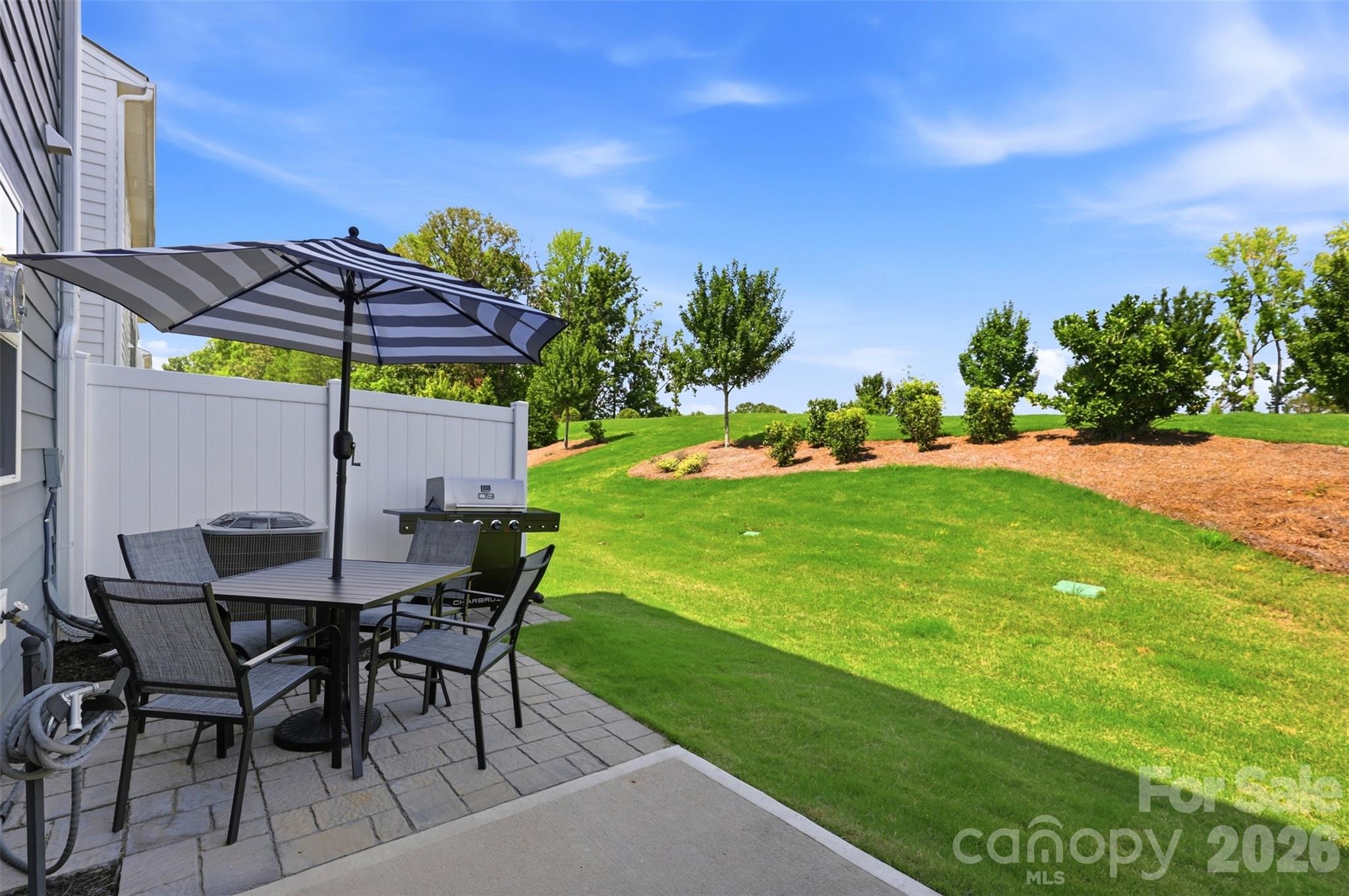 2037 Howell Creek Way Property Photo 37
