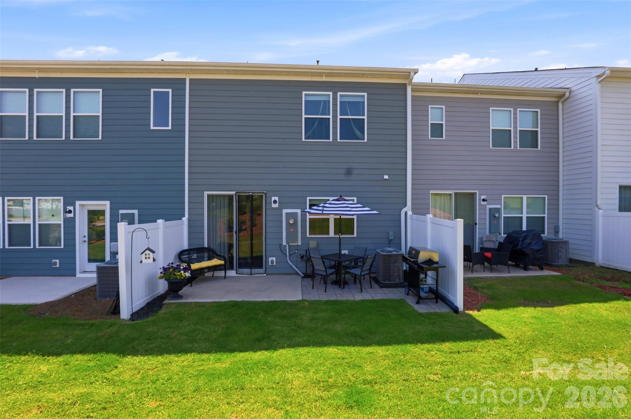 2037 Howell Creek Way Property Photo 43