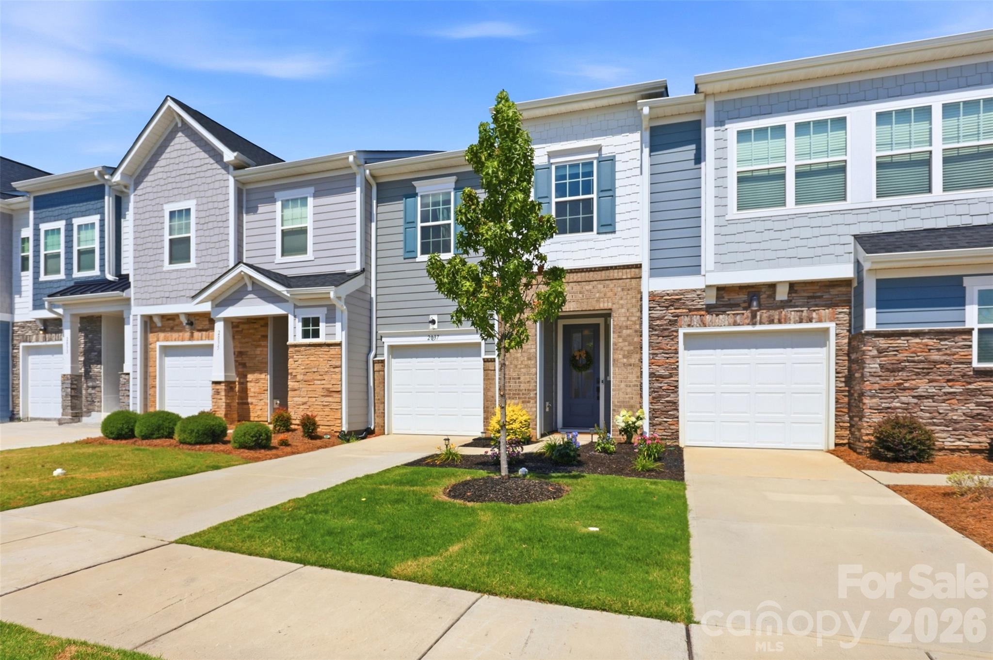 2037 Howell Creek Way Property Photo 44