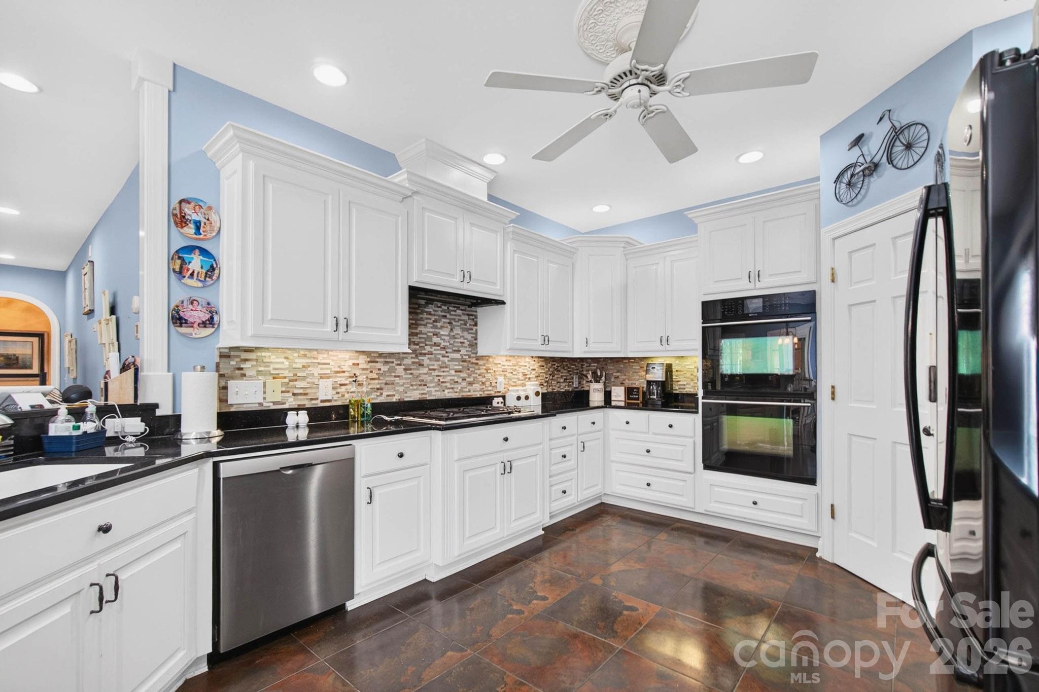 504 Sea Vista Lane 139 Property Photo 10