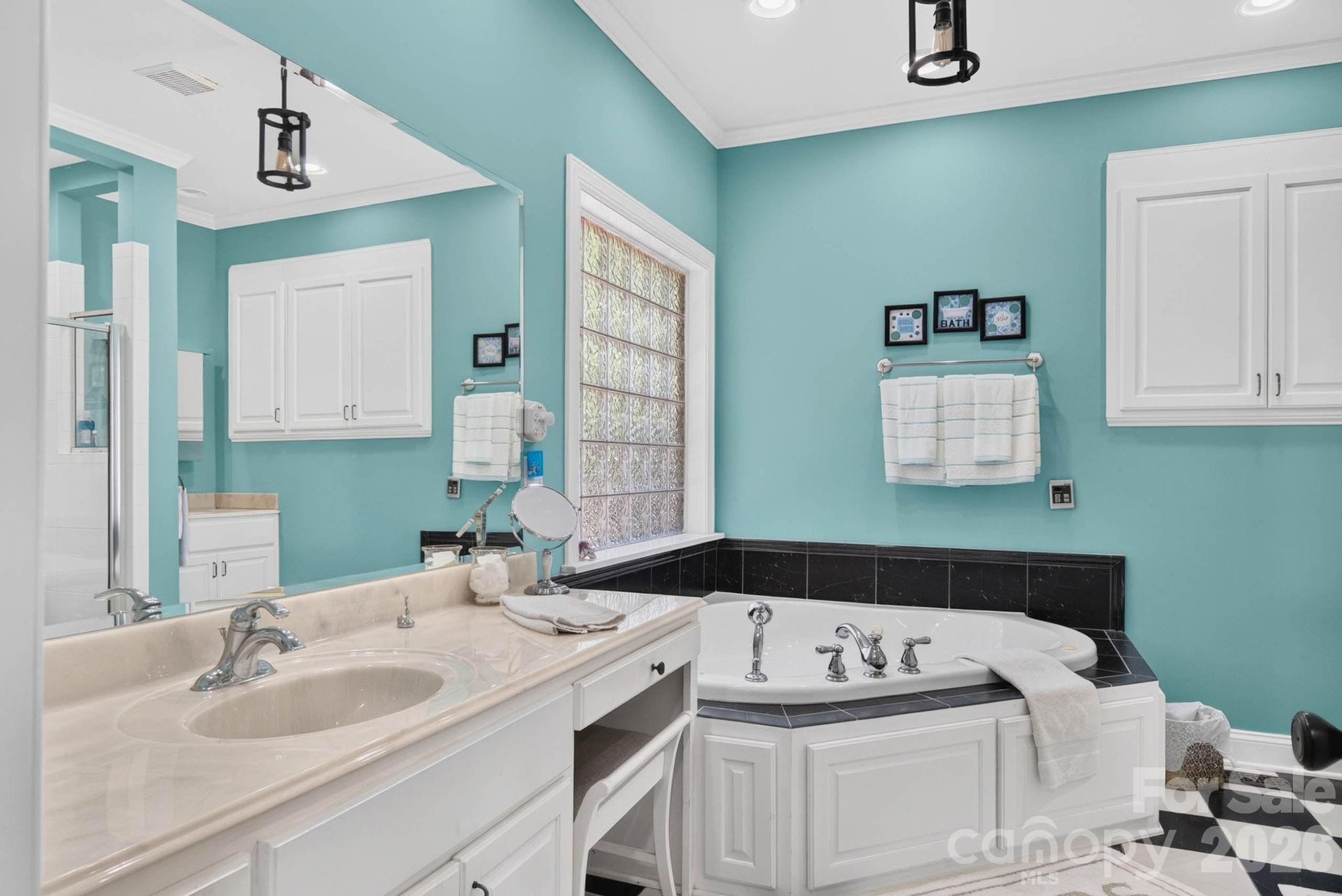 504 Sea Vista Lane 139 Property Photo 18