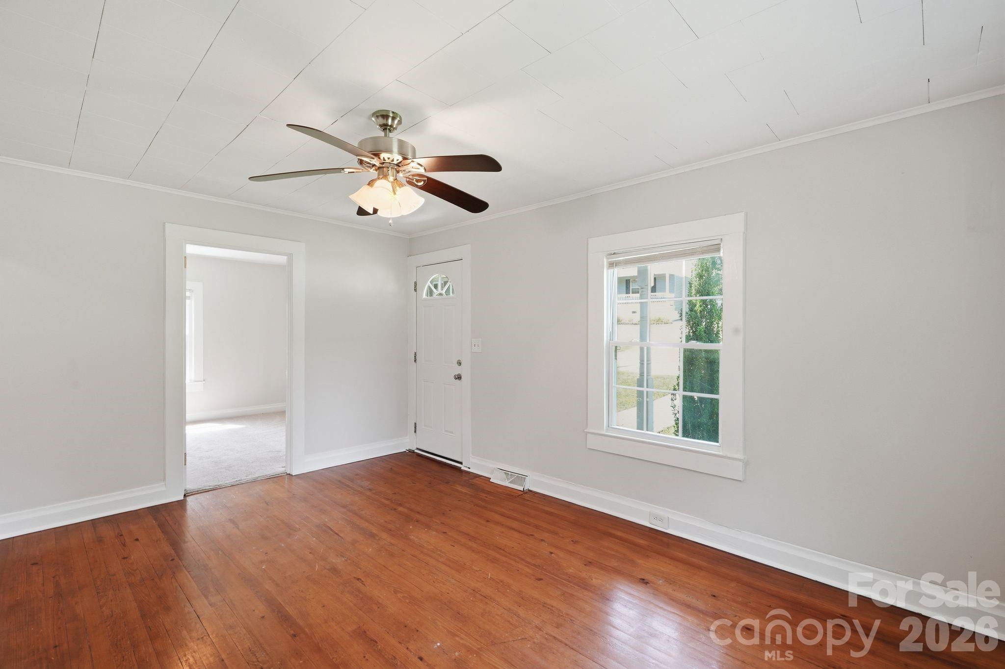 307 Clay Street Property Photo 8