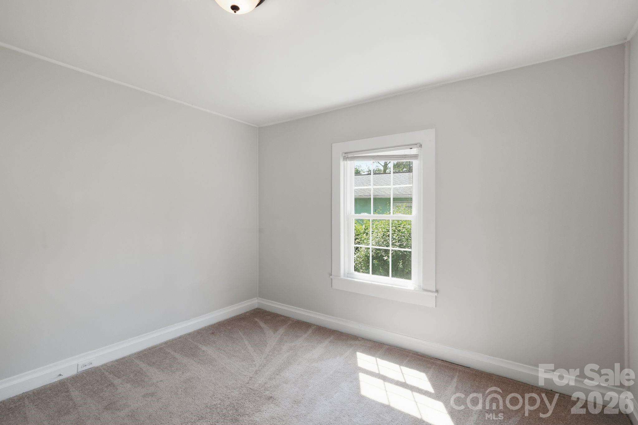 307 Clay Street Property Photo 14