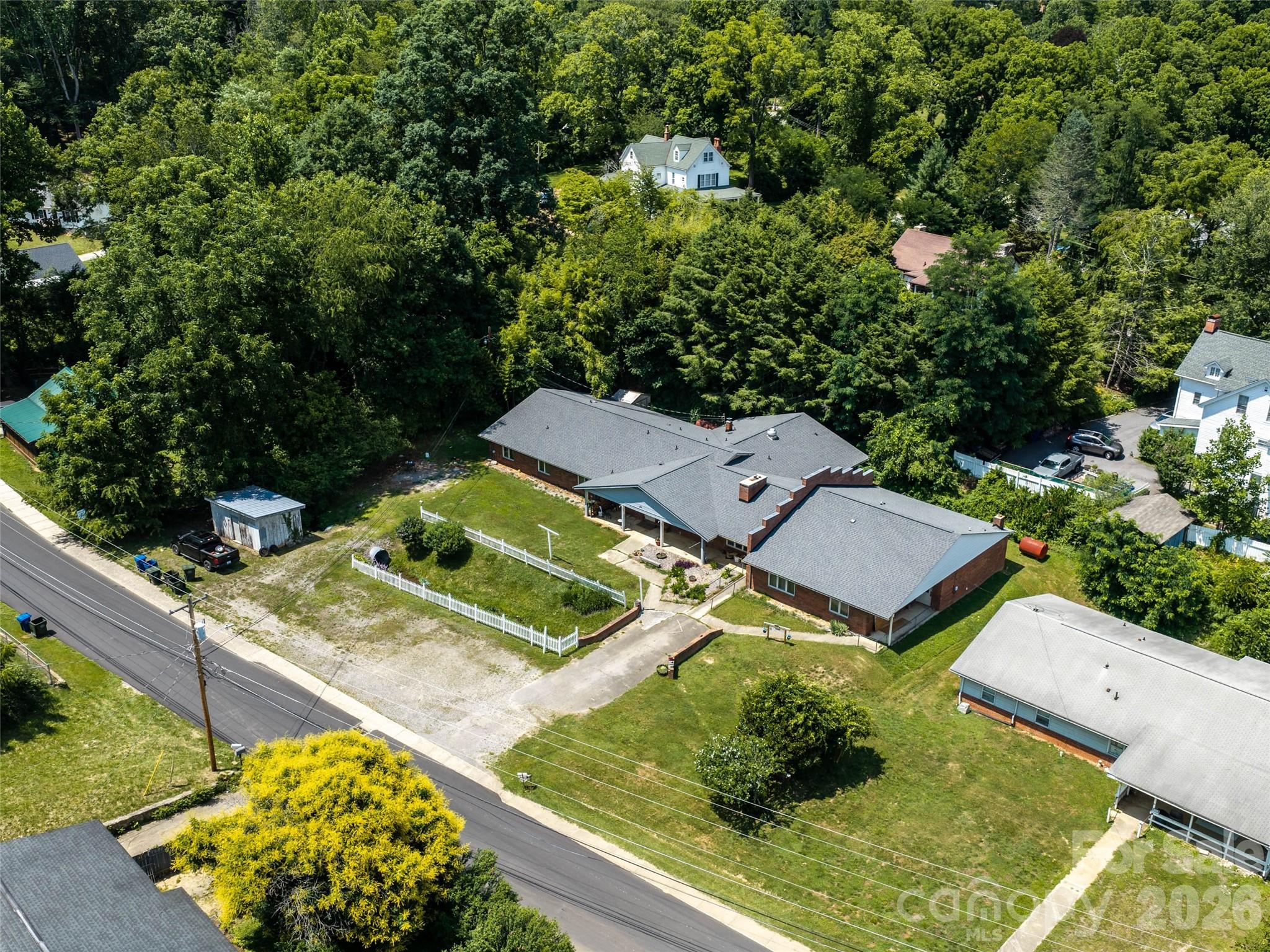 84 Chestnut Park Drive Property Photo 4