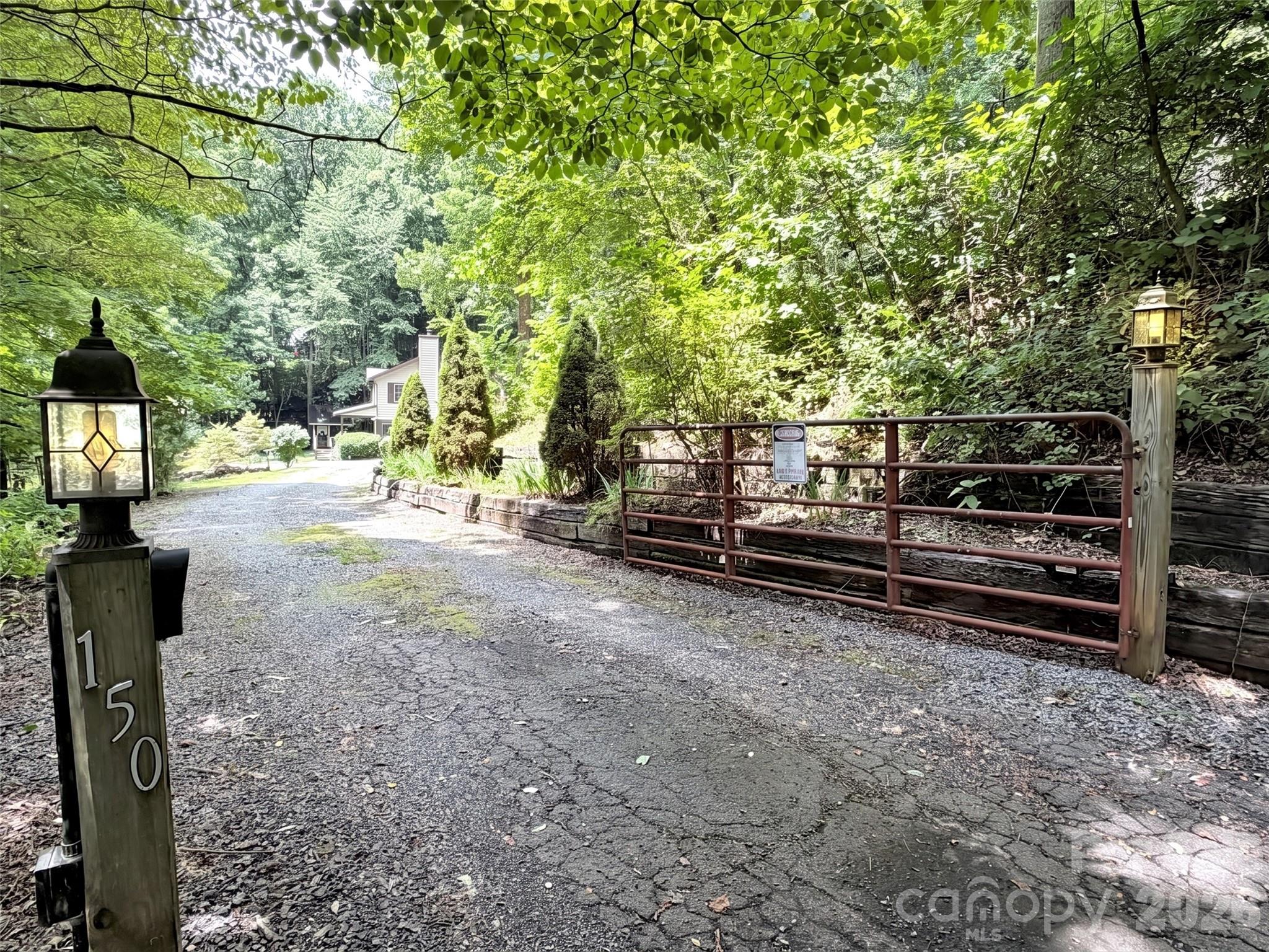 150 Sorghum Drive Property Photo 3