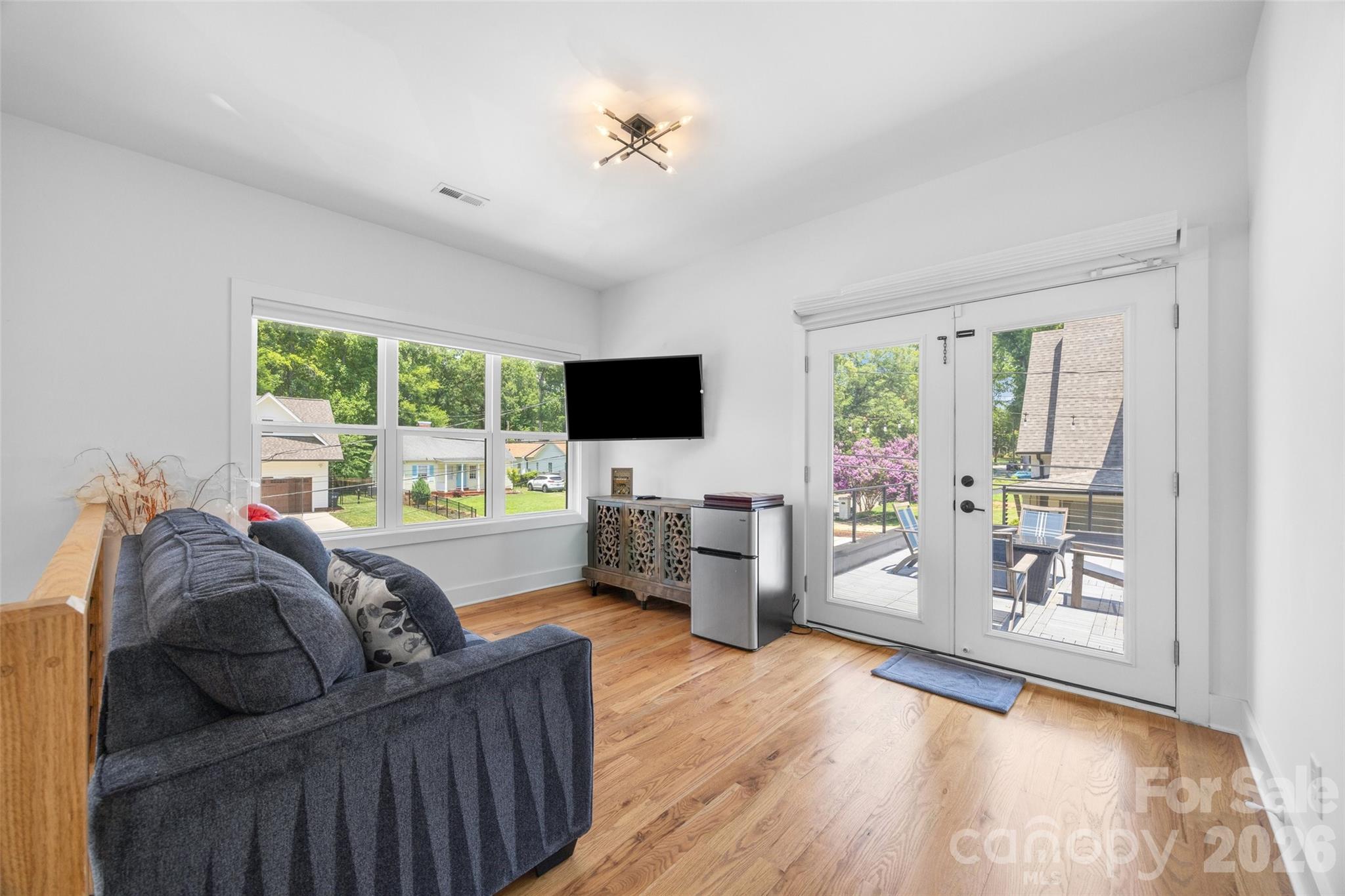 1216 Goodwin Avenue Property Photo 23