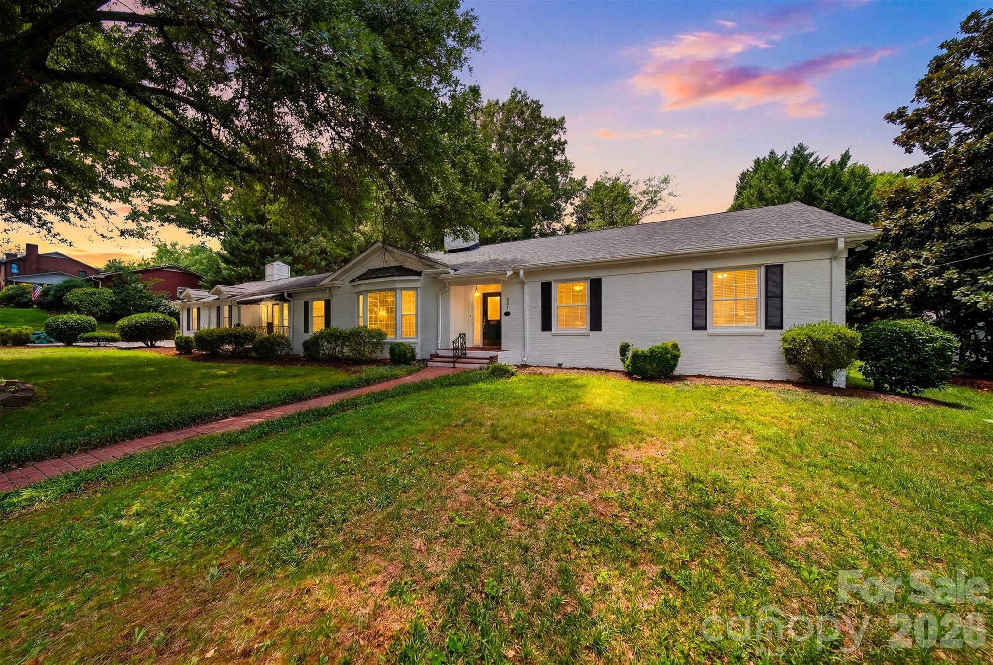 521 5th Street Property Photo 1