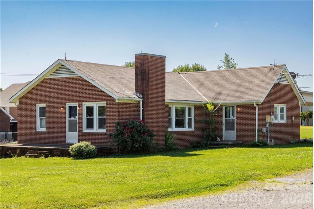 820 Suncrest Orchard Road Property Photo 2