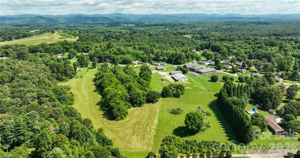 820 Suncrest Orchard Road Property Photo 4