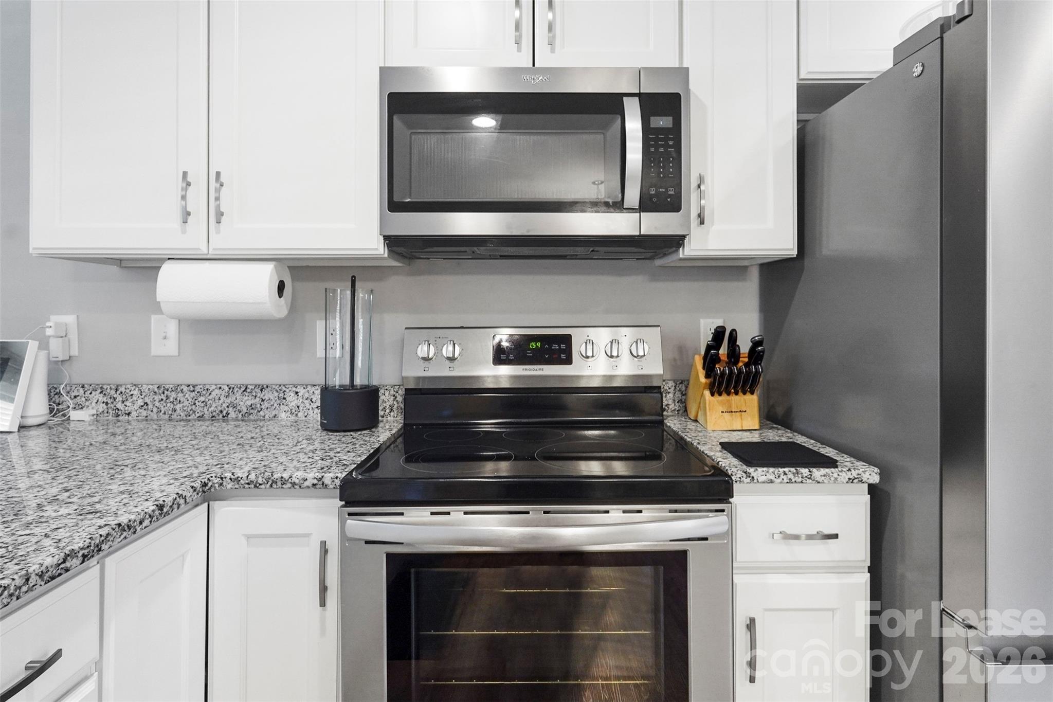 2675 Elmin Street Property Photo 10