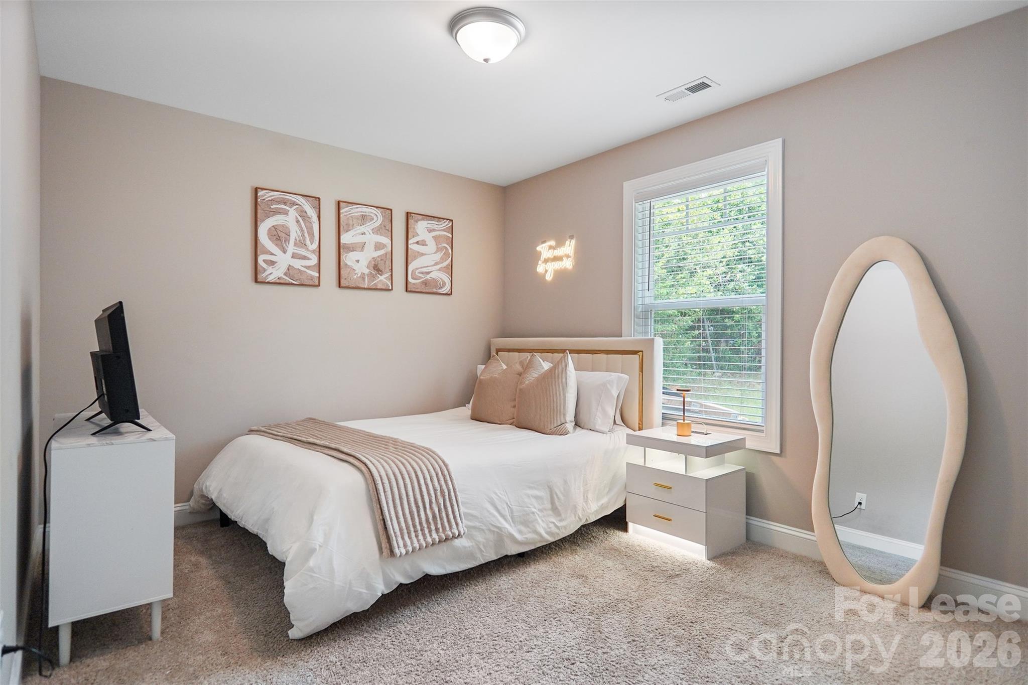2675 Elmin Street Property Photo 13