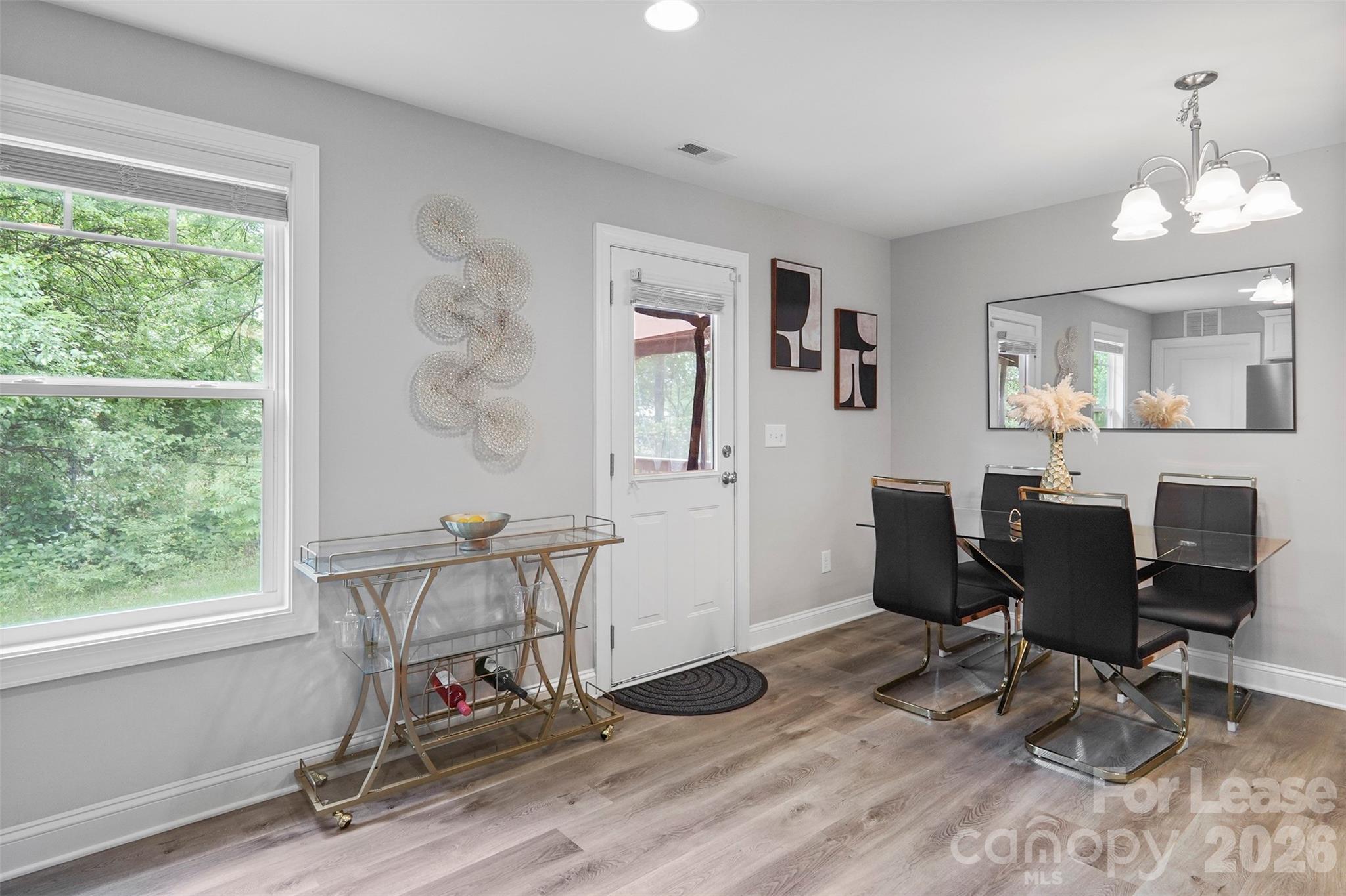 2675 Elmin Street Property Photo 16