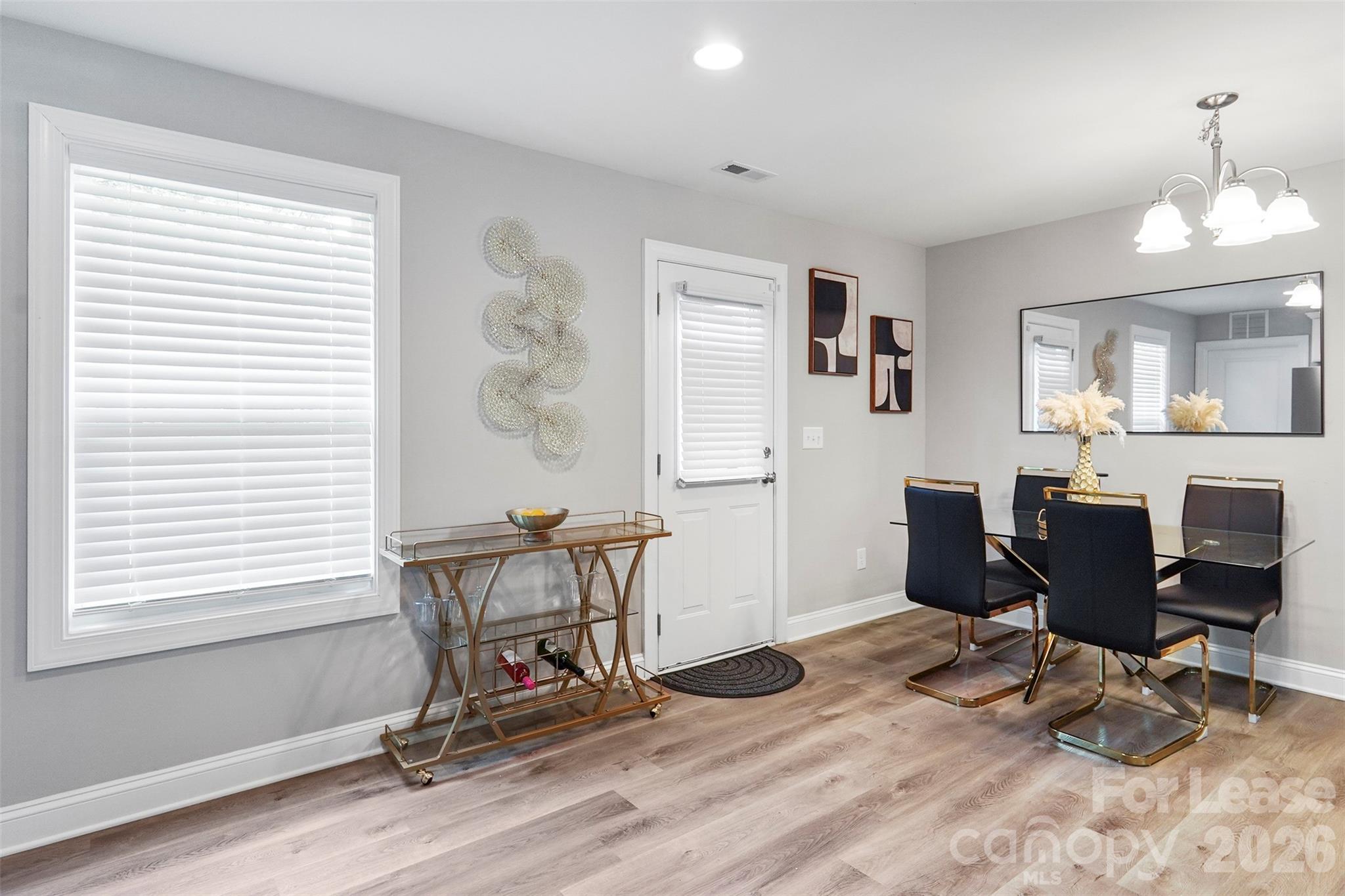 2675 Elmin Street Property Photo 17