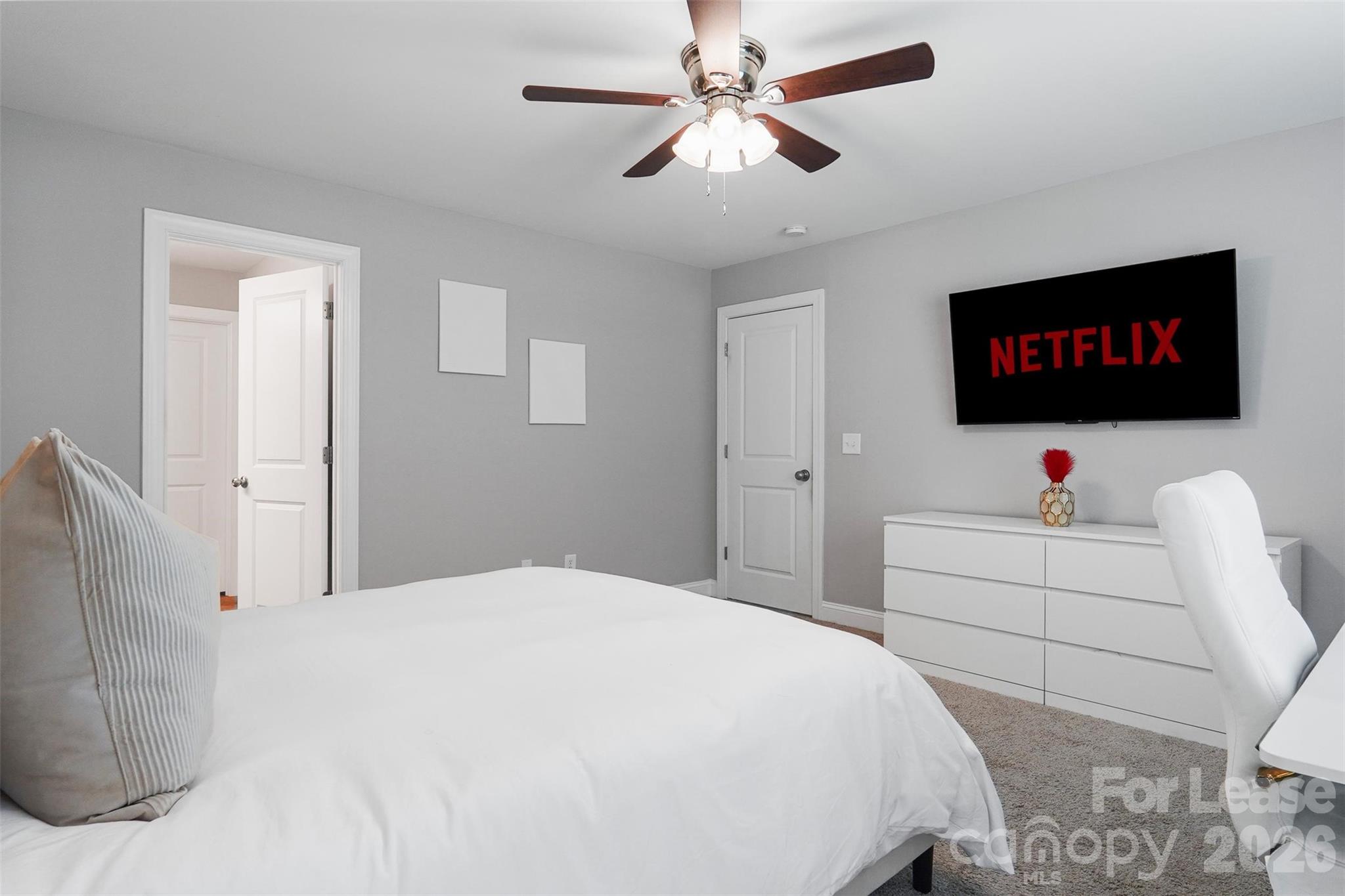 2675 Elmin Street Property Photo 31