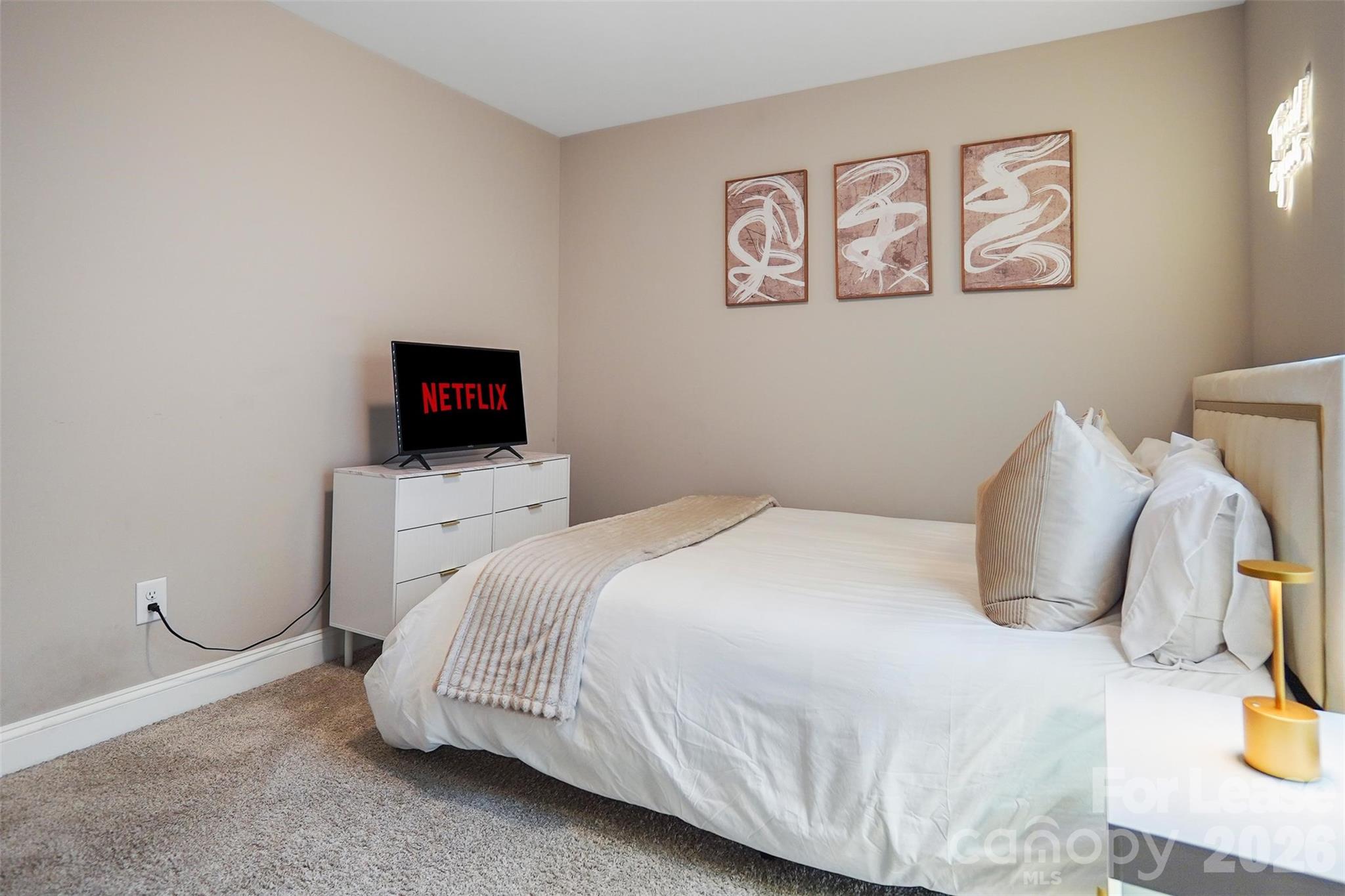 2675 Elmin Street Property Photo 33