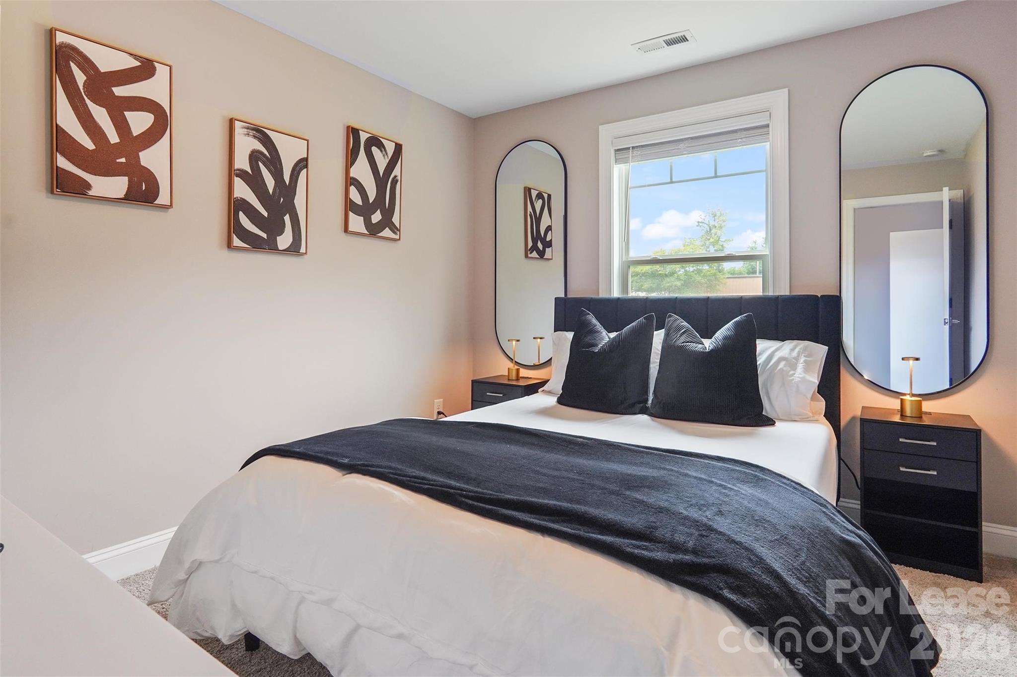 2675 Elmin Street Property Photo 35