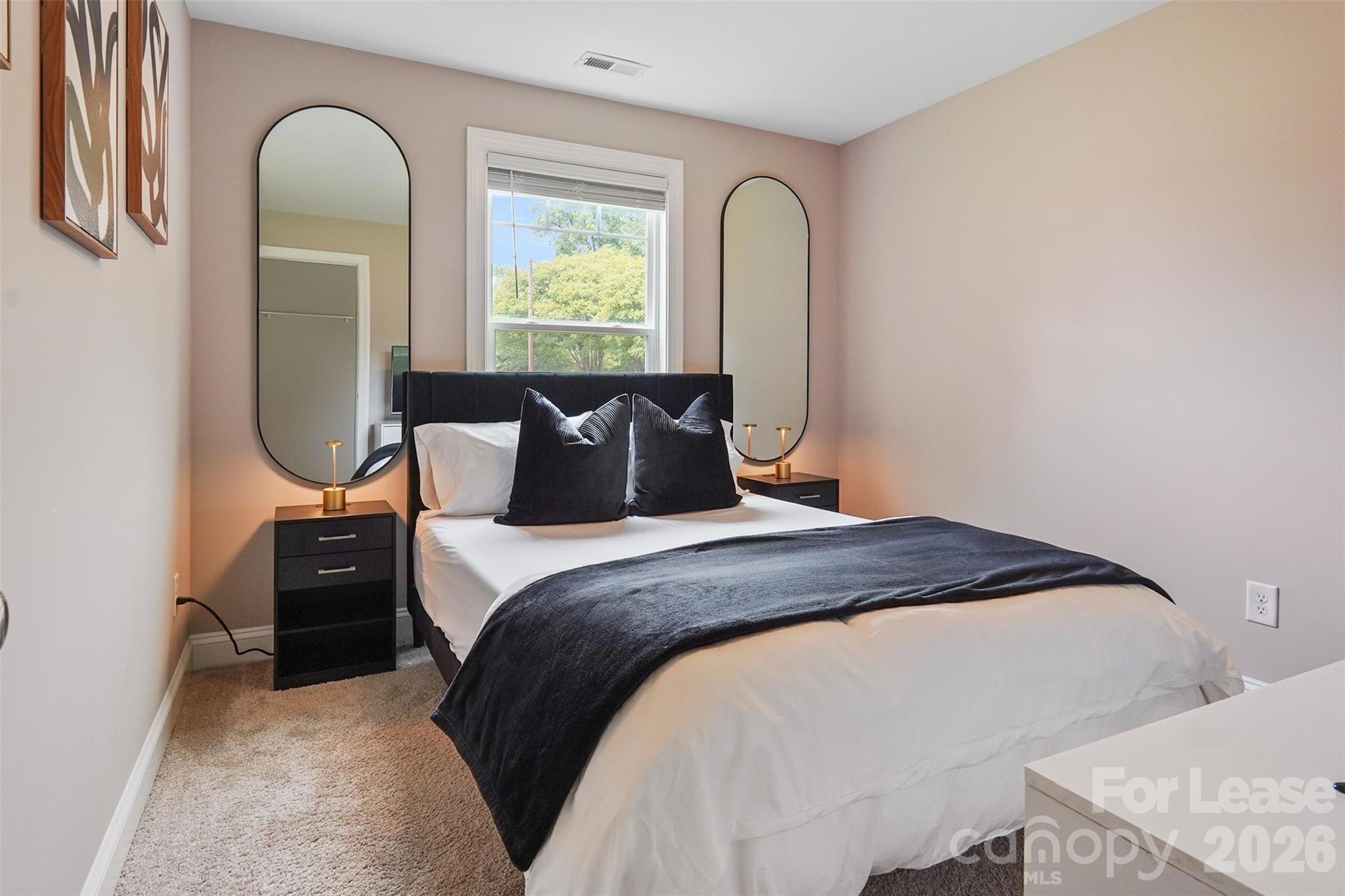 2675 Elmin Street Property Photo 35