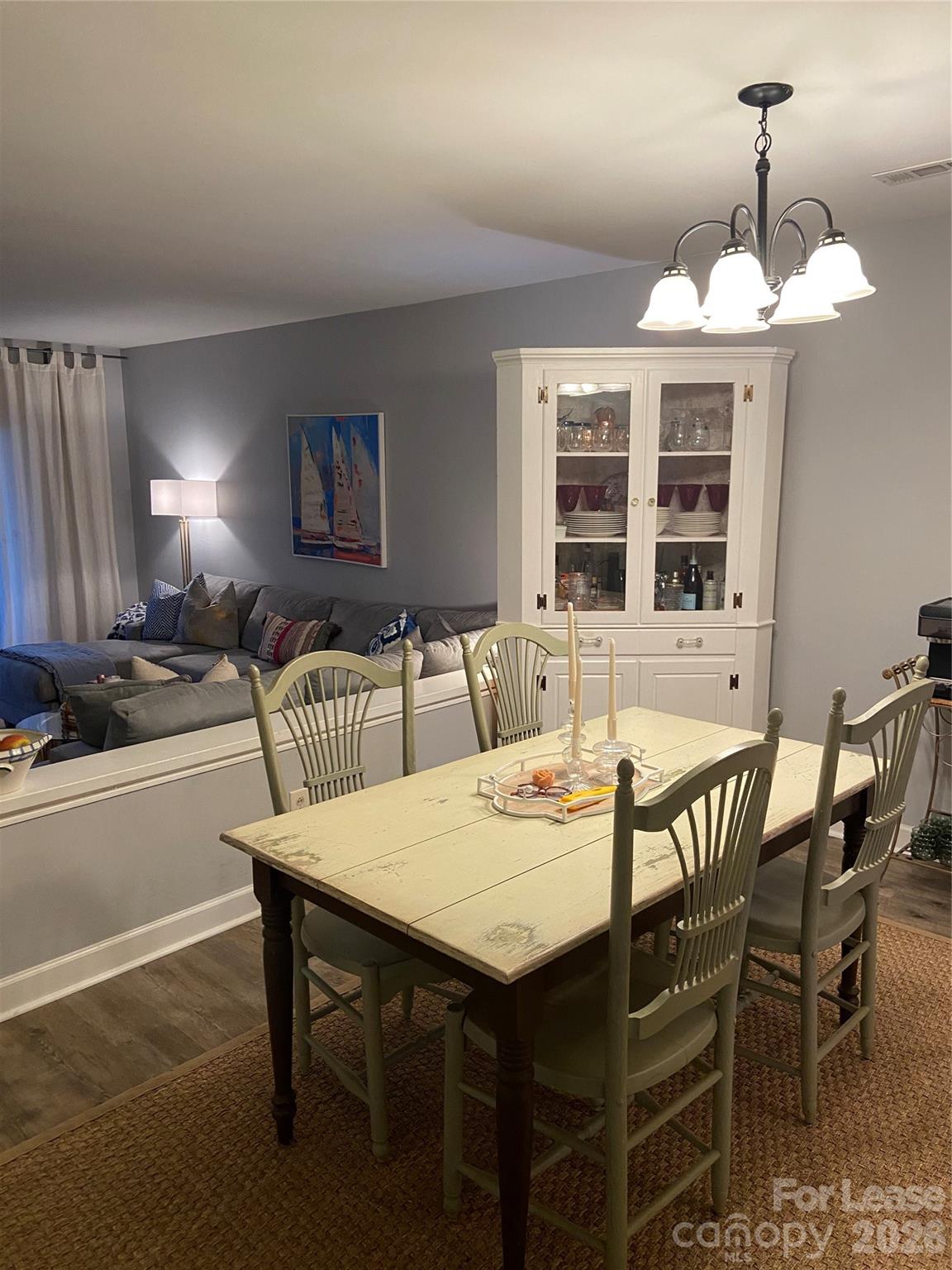 300 E Park Avenue Property Photo 2