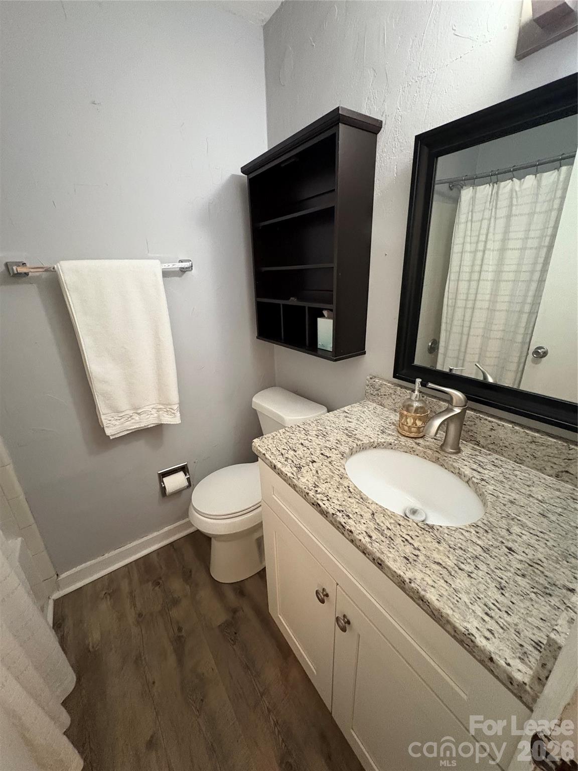 300 E Park Avenue Property Photo 6