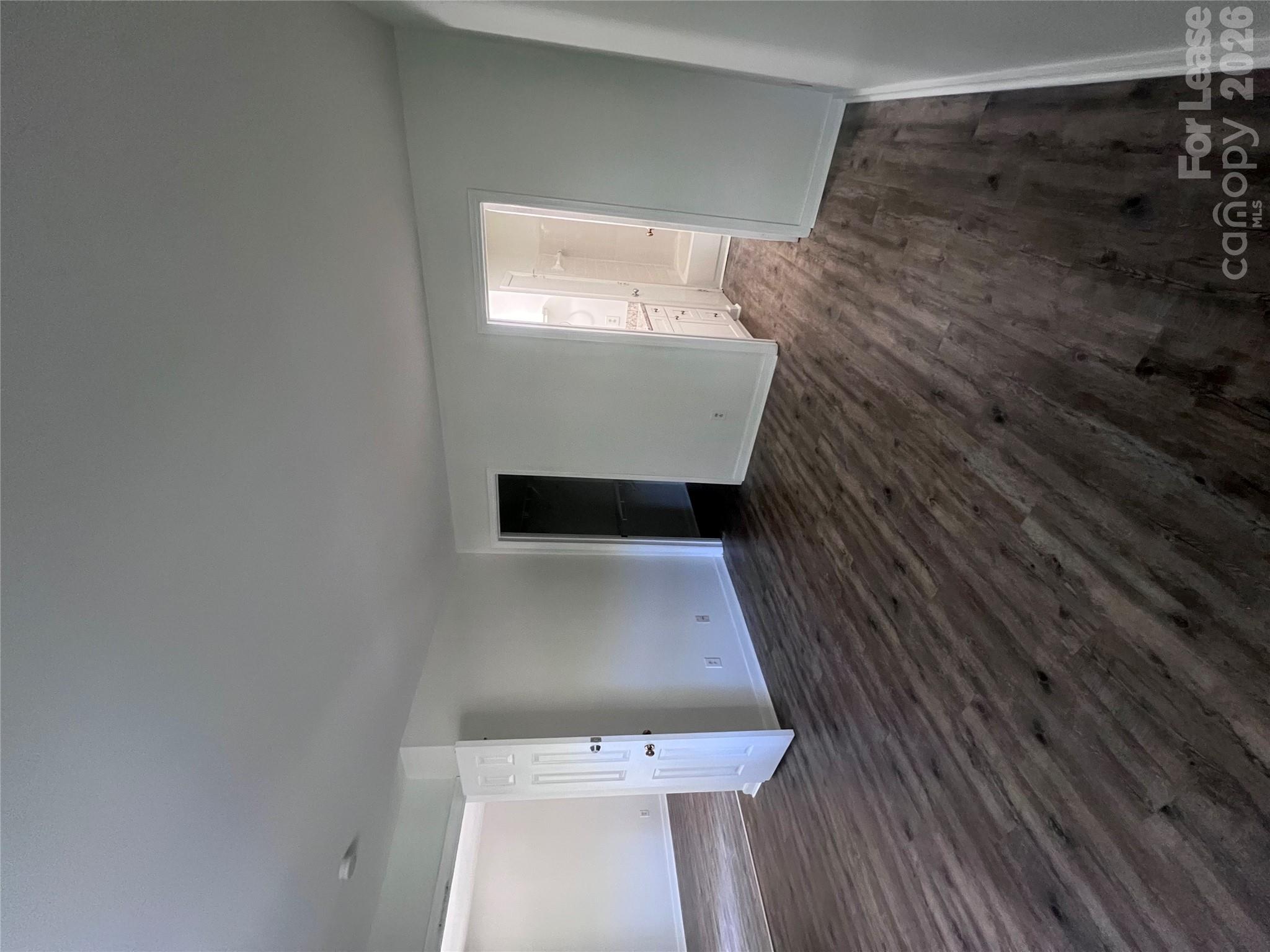 300 E Park Avenue Property Photo 11