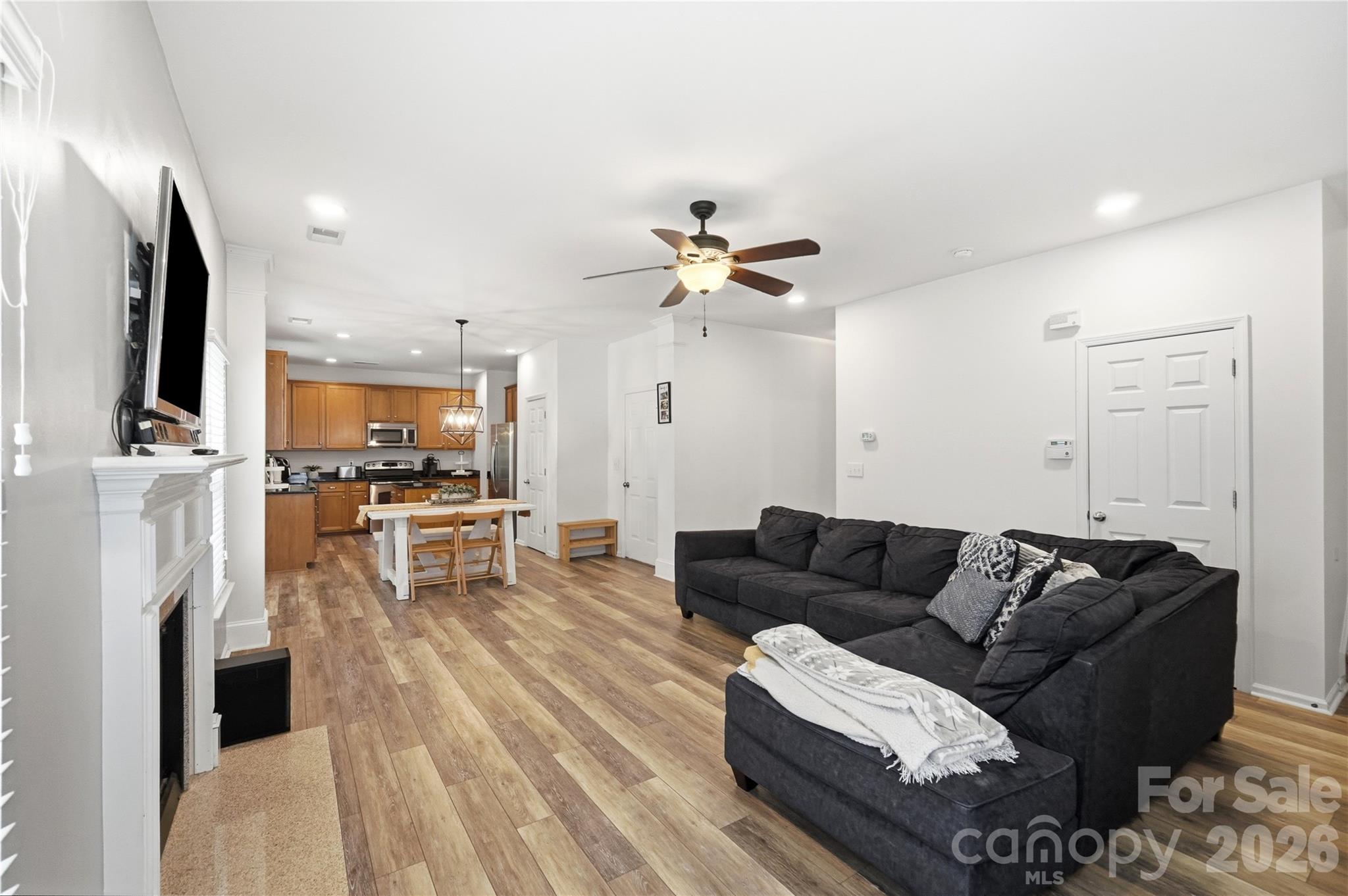 1034 Canopy Drive Property Photo 6