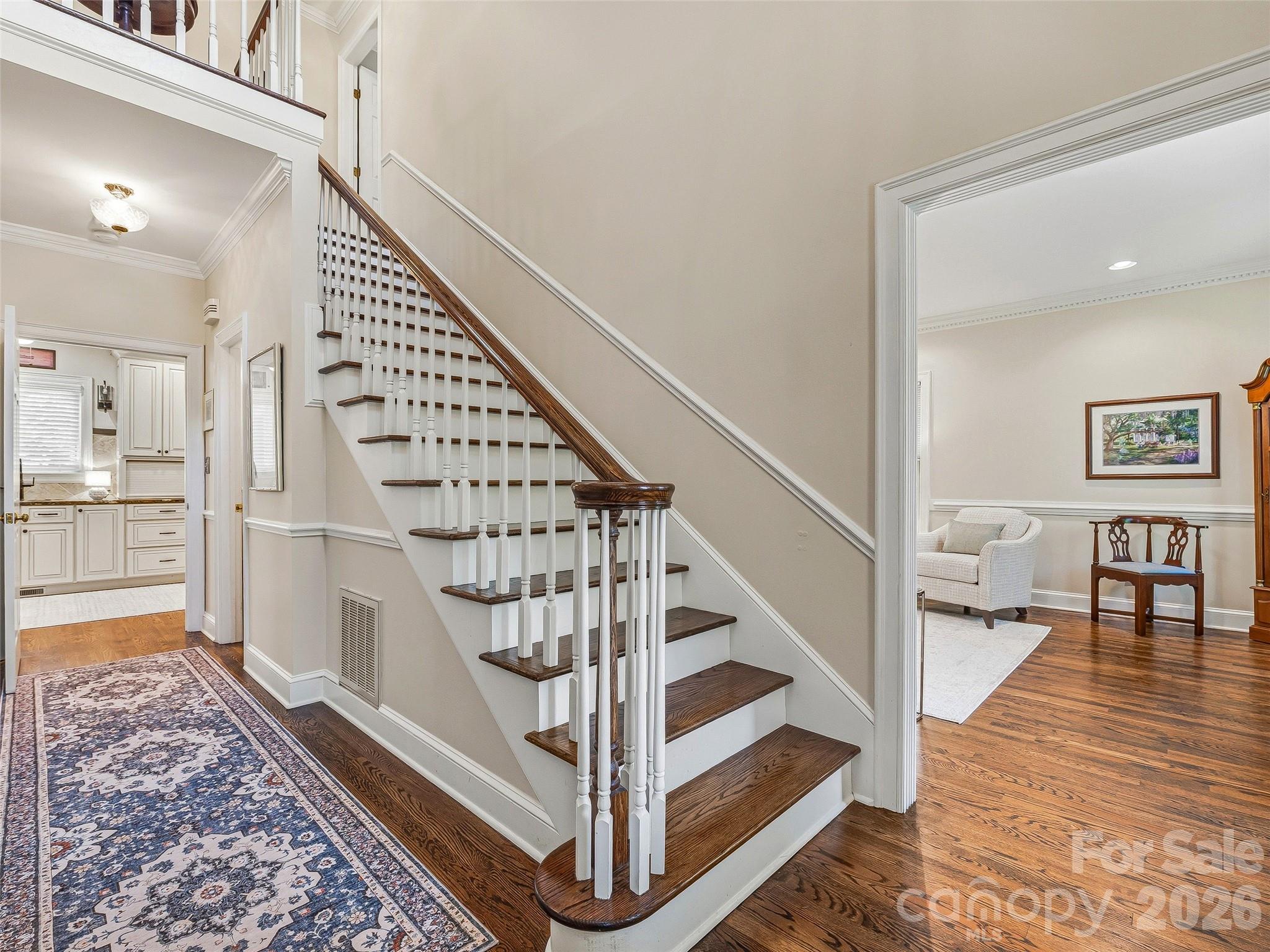 1005 Windsor Drive Property Photo 6