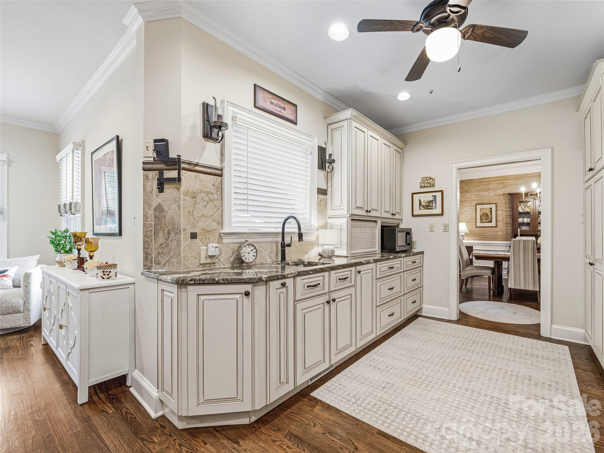 1005 Windsor Drive Property Photo 13