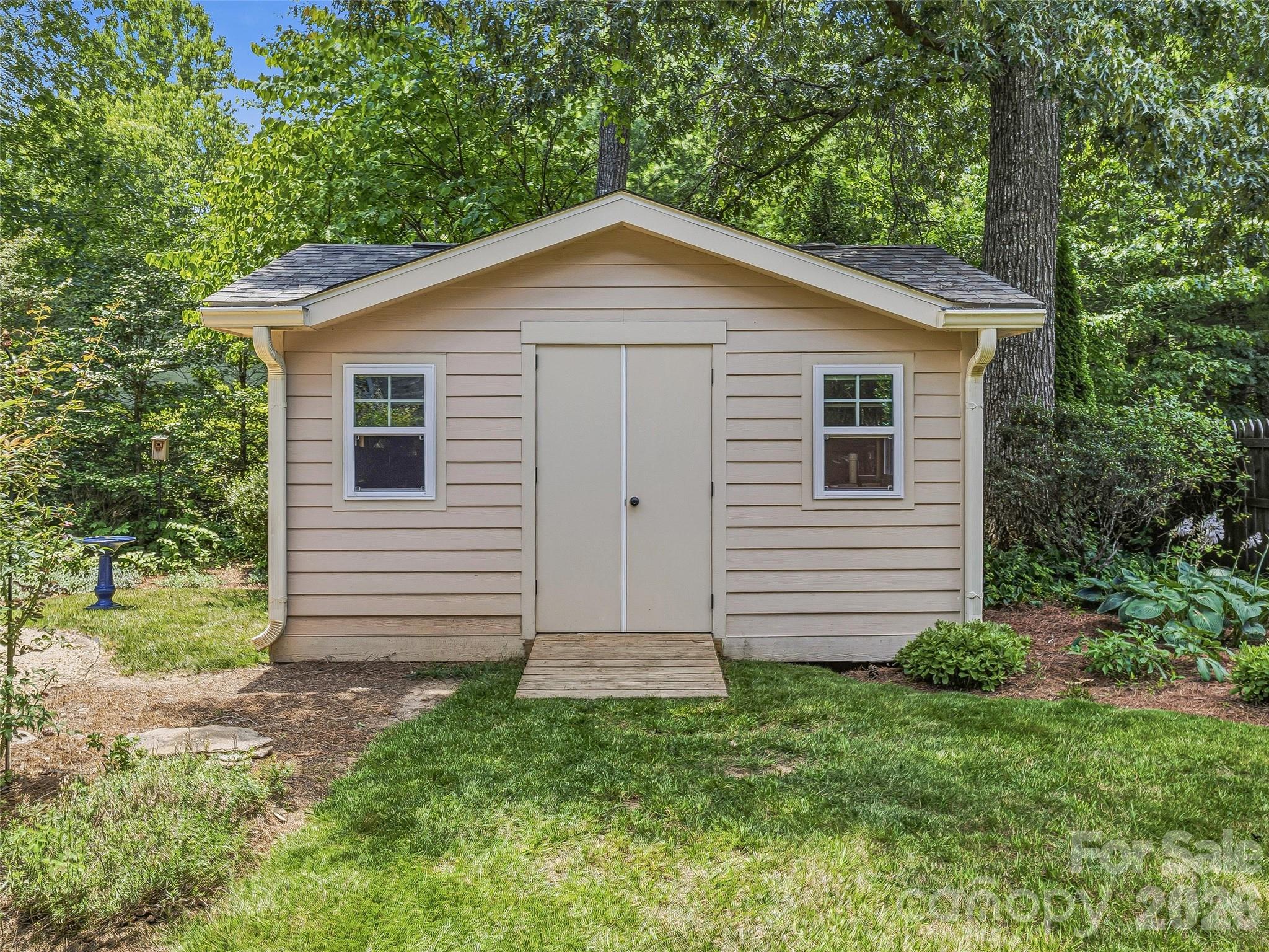 1005 Windsor Drive Property Photo 40