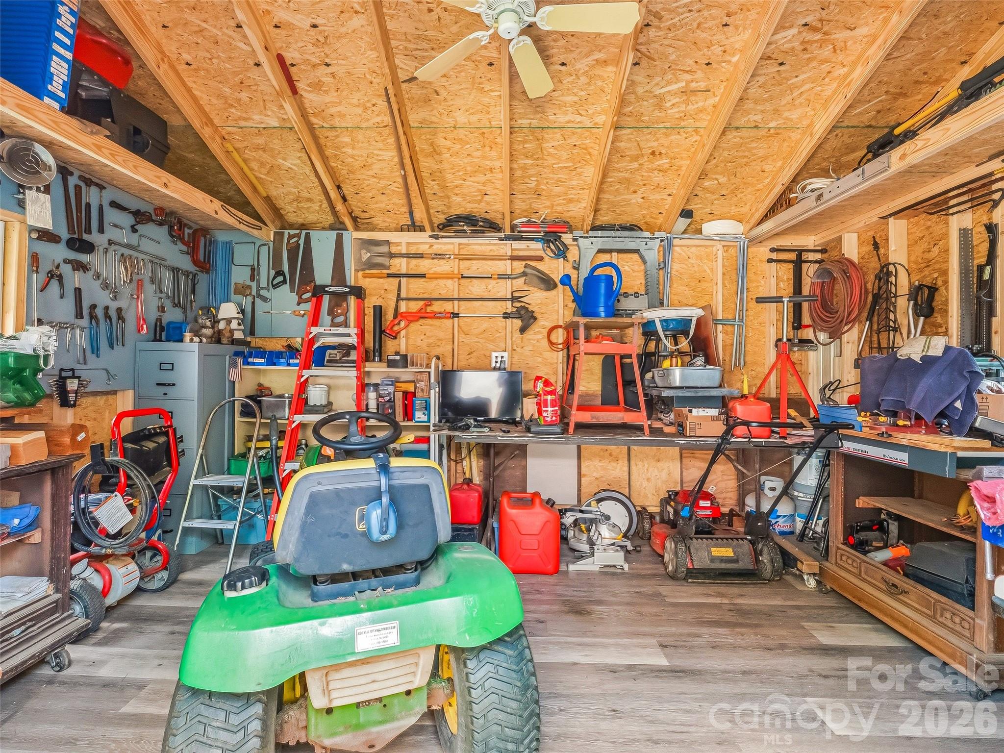 1005 Windsor Drive Property Photo 41