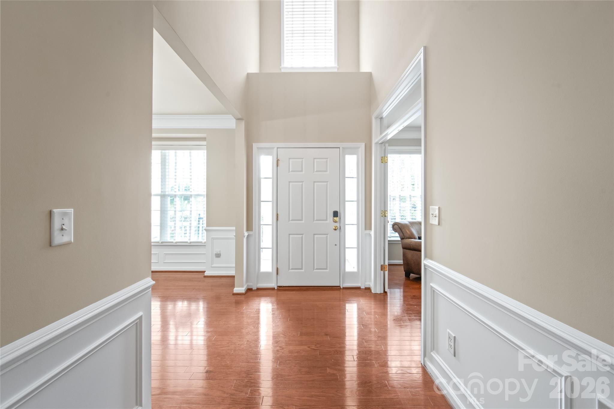 1906 Birchbrook Court Property Photo 4